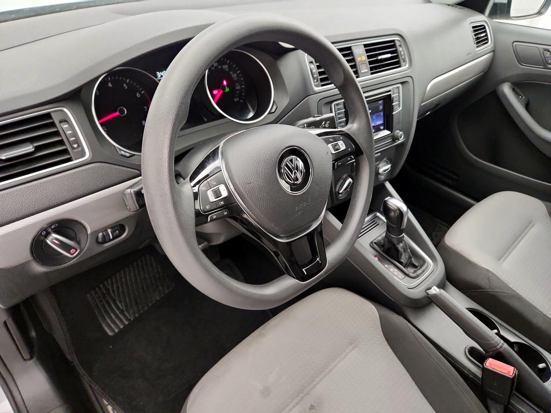 Thumbnail: 2018 Volkswagen Jetta - 9