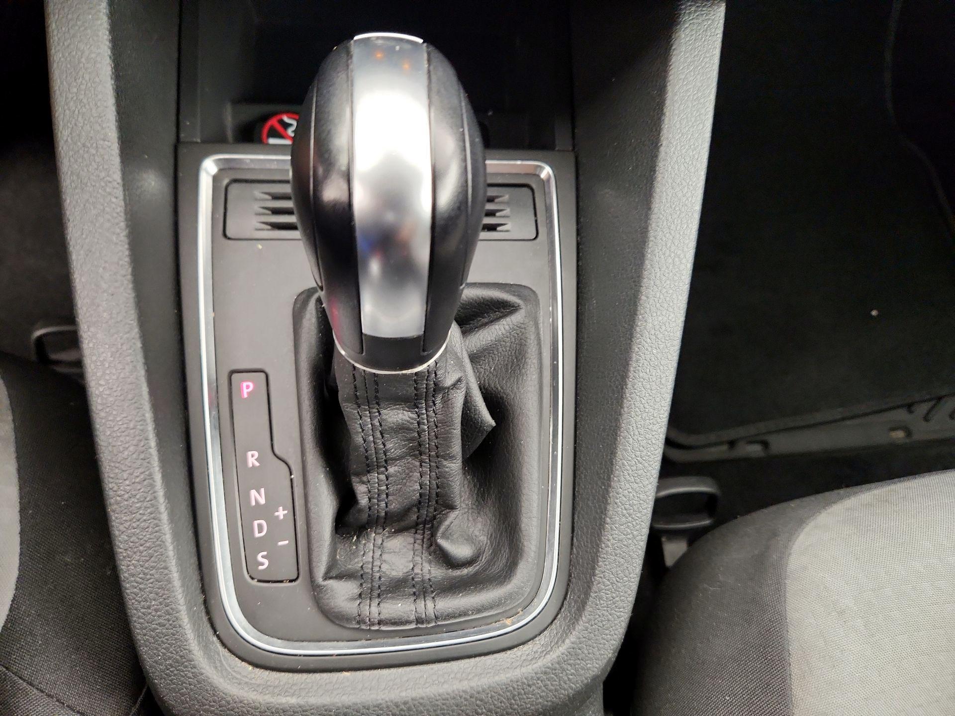 Thumbnail: 2018 Volkswagen Jetta - 17