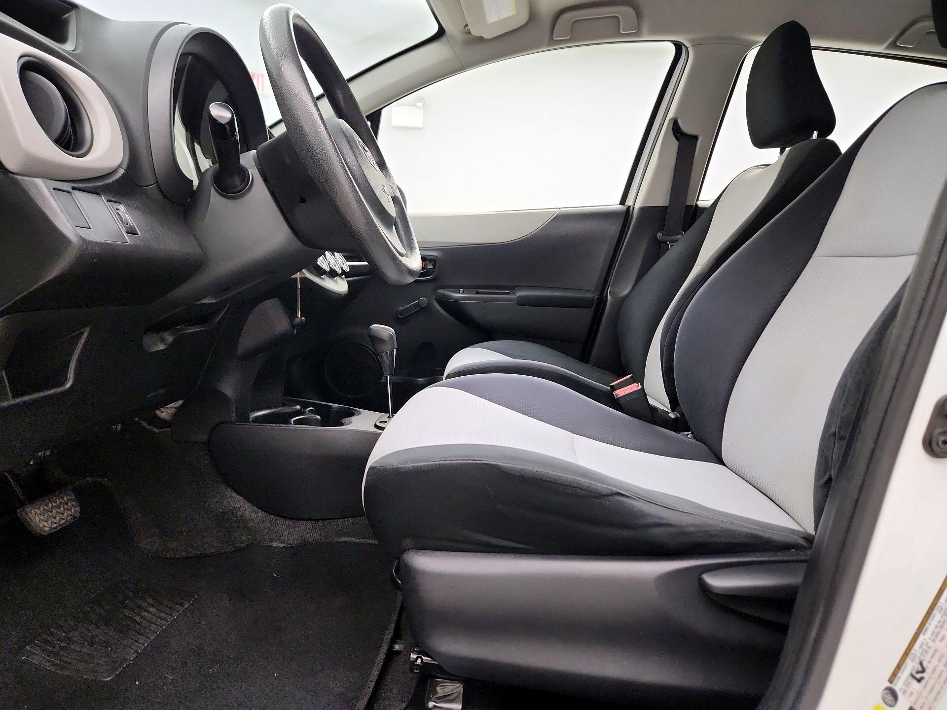 Thumbnail: 2014 Toyota Yaris - 11