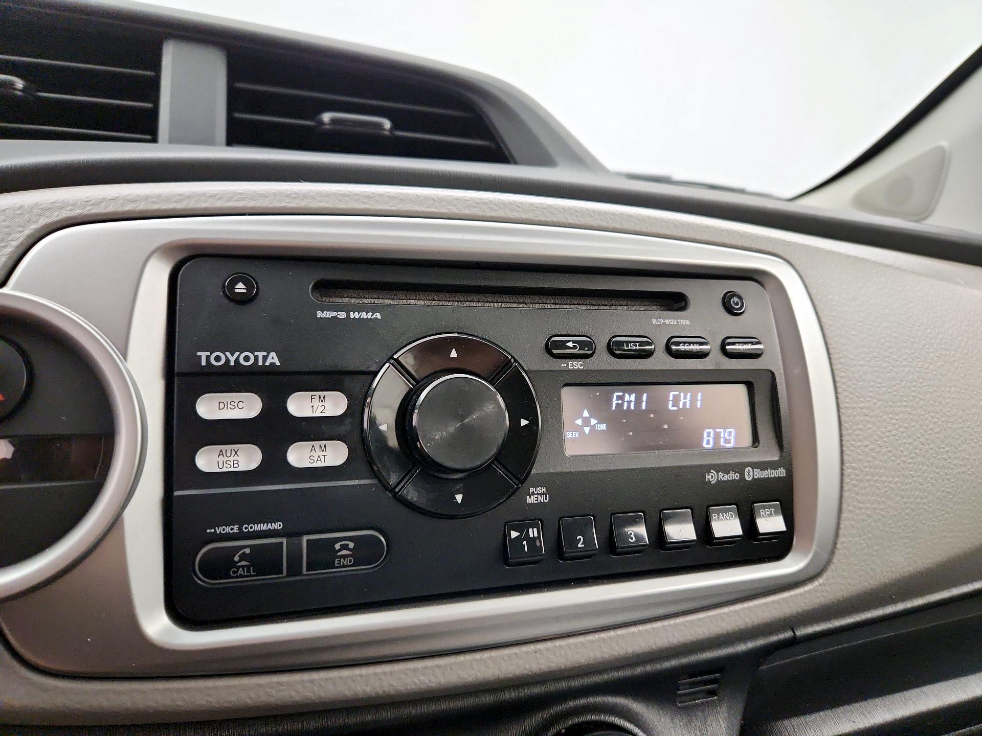 Thumbnail: 2014 Toyota Yaris - 13