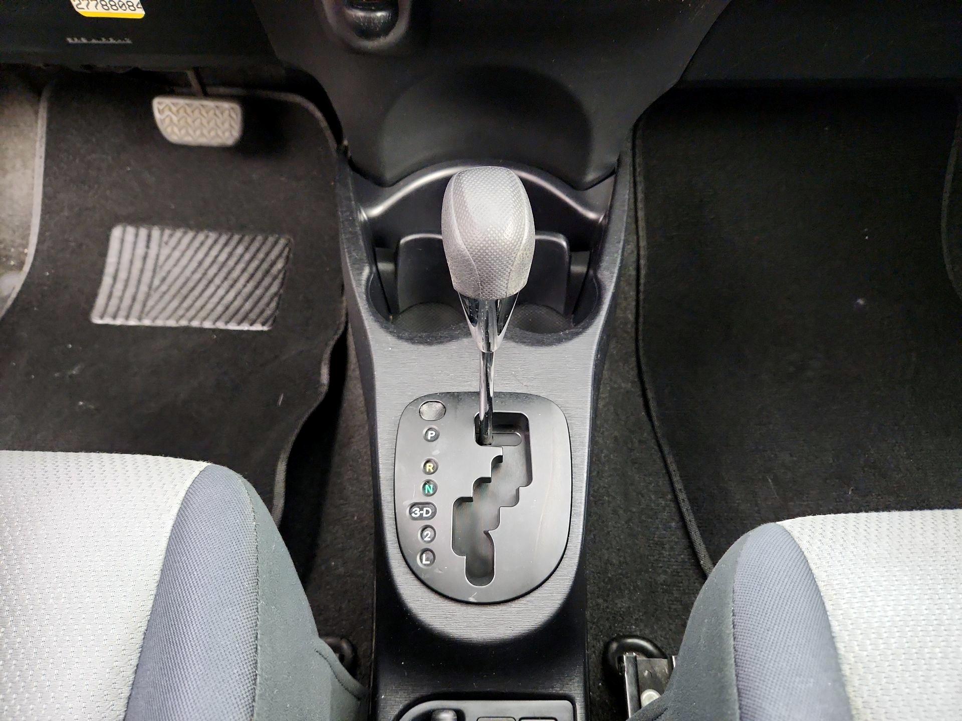 Thumbnail: 2014 Toyota Yaris - 15