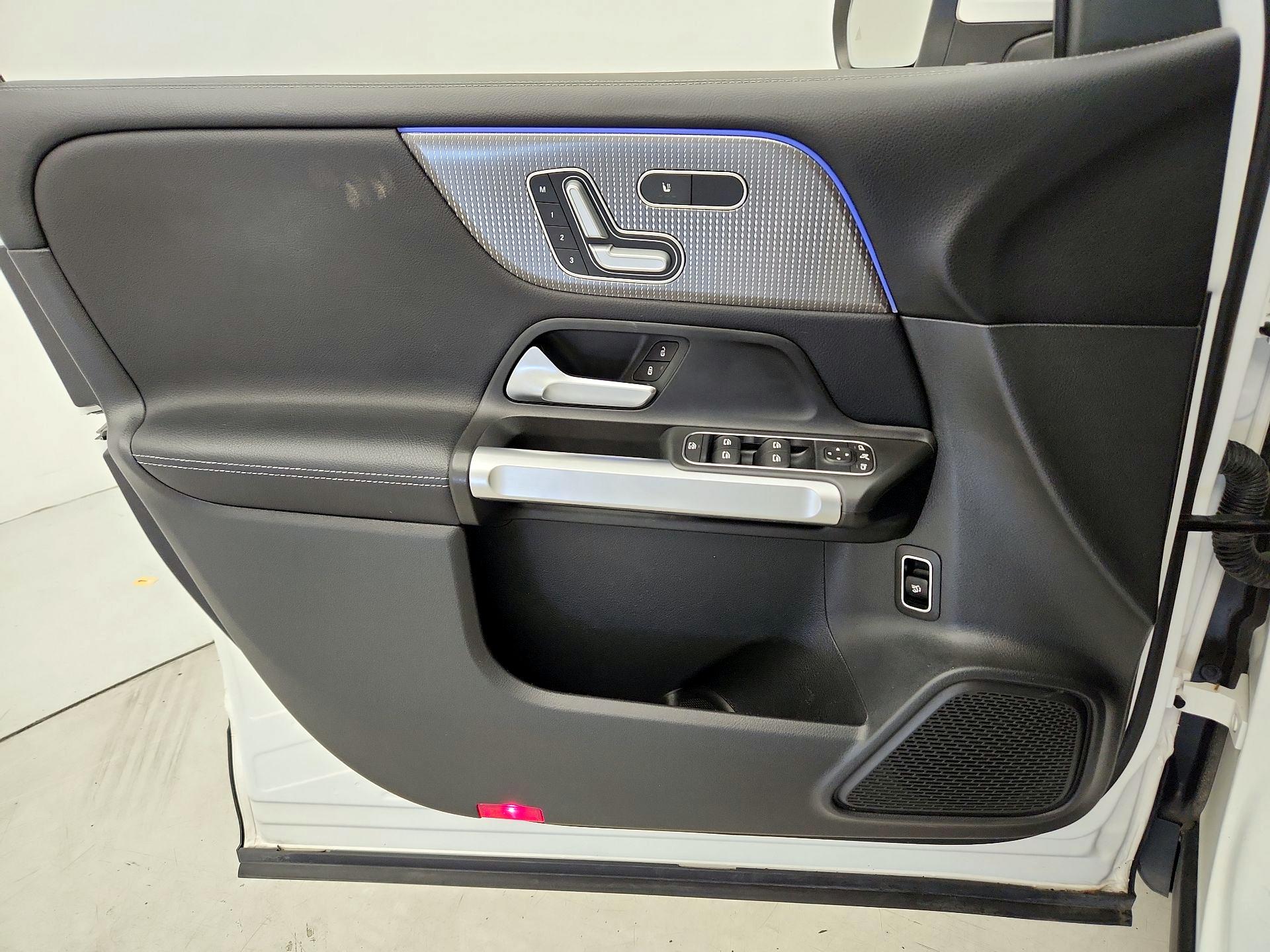 Thumbnail: 2021 Mercedes-Benz GLB - 12