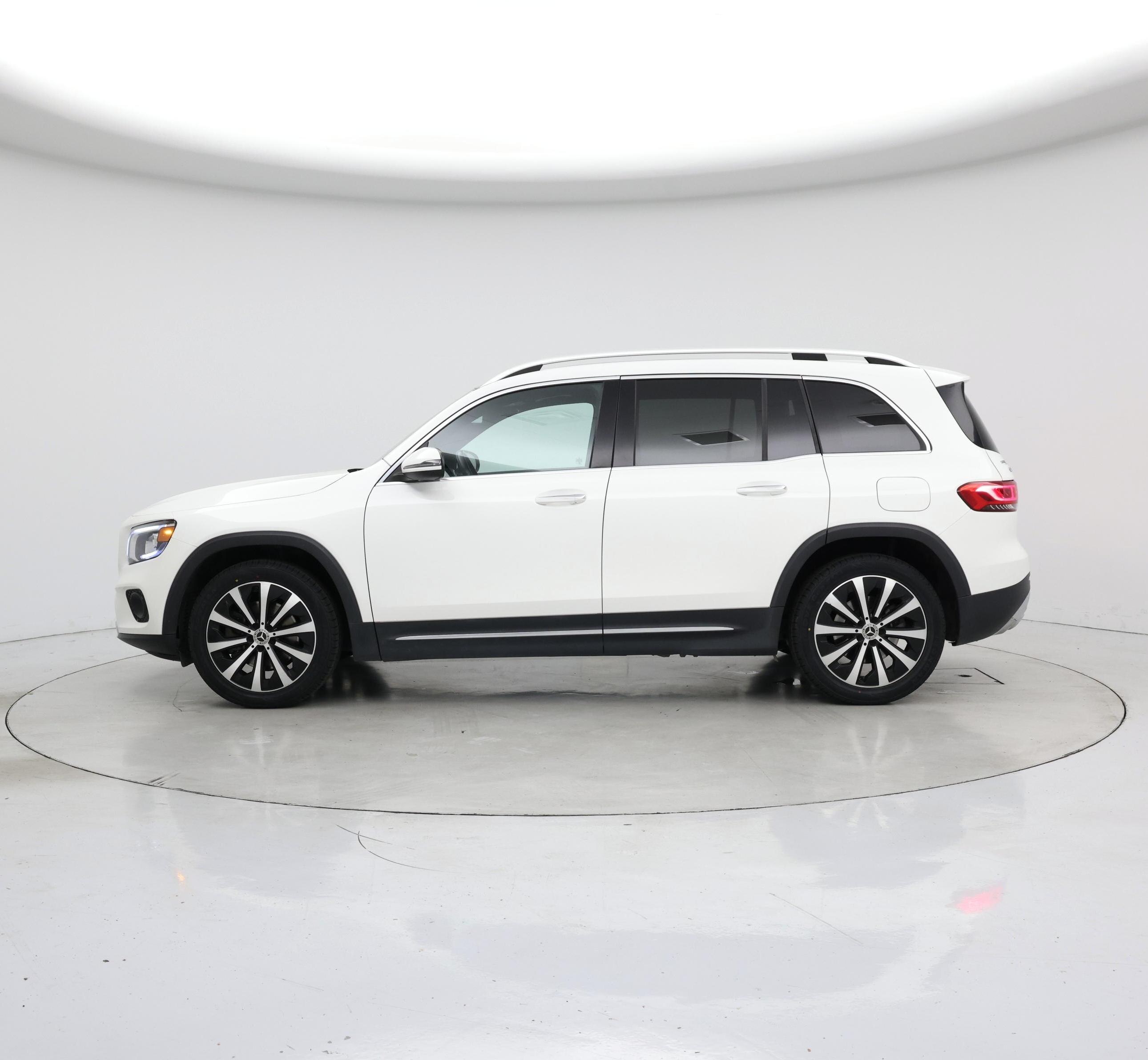 Thumbnail: 2021 Mercedes-Benz GLB - 3