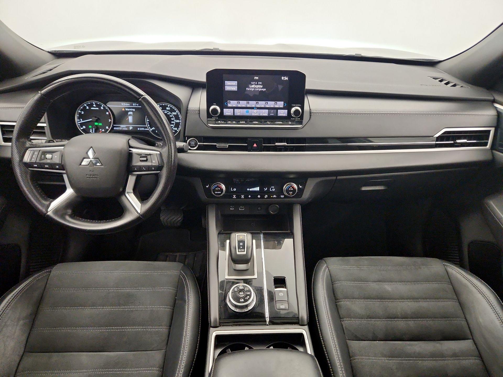 Thumbnail: 2022 Mitsubishi Outlander - 9