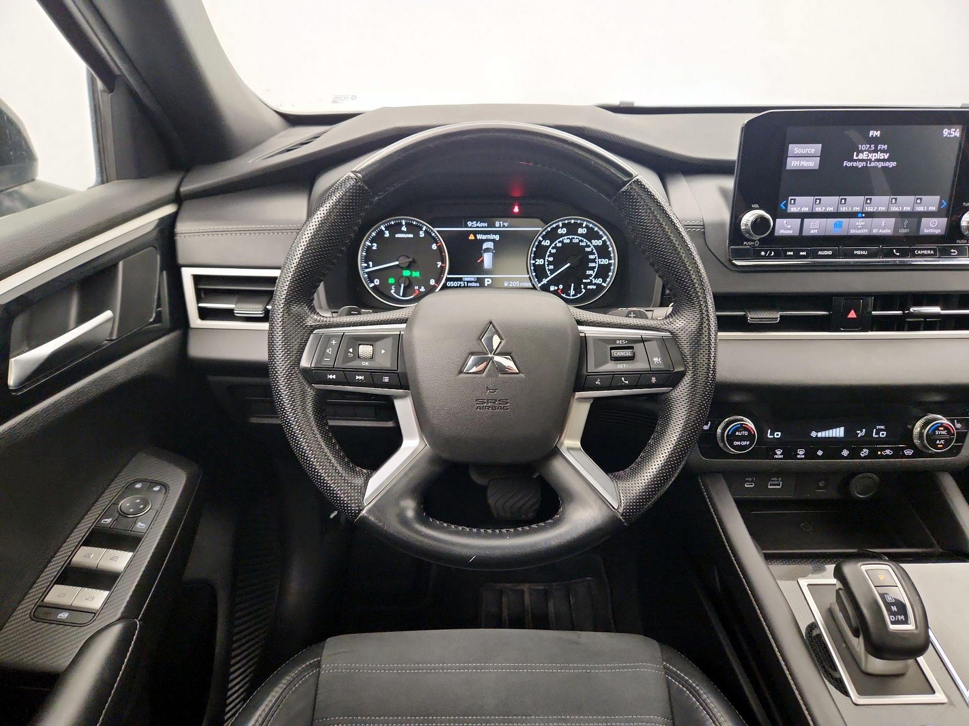 Thumbnail: 2022 Mitsubishi Outlander - 10