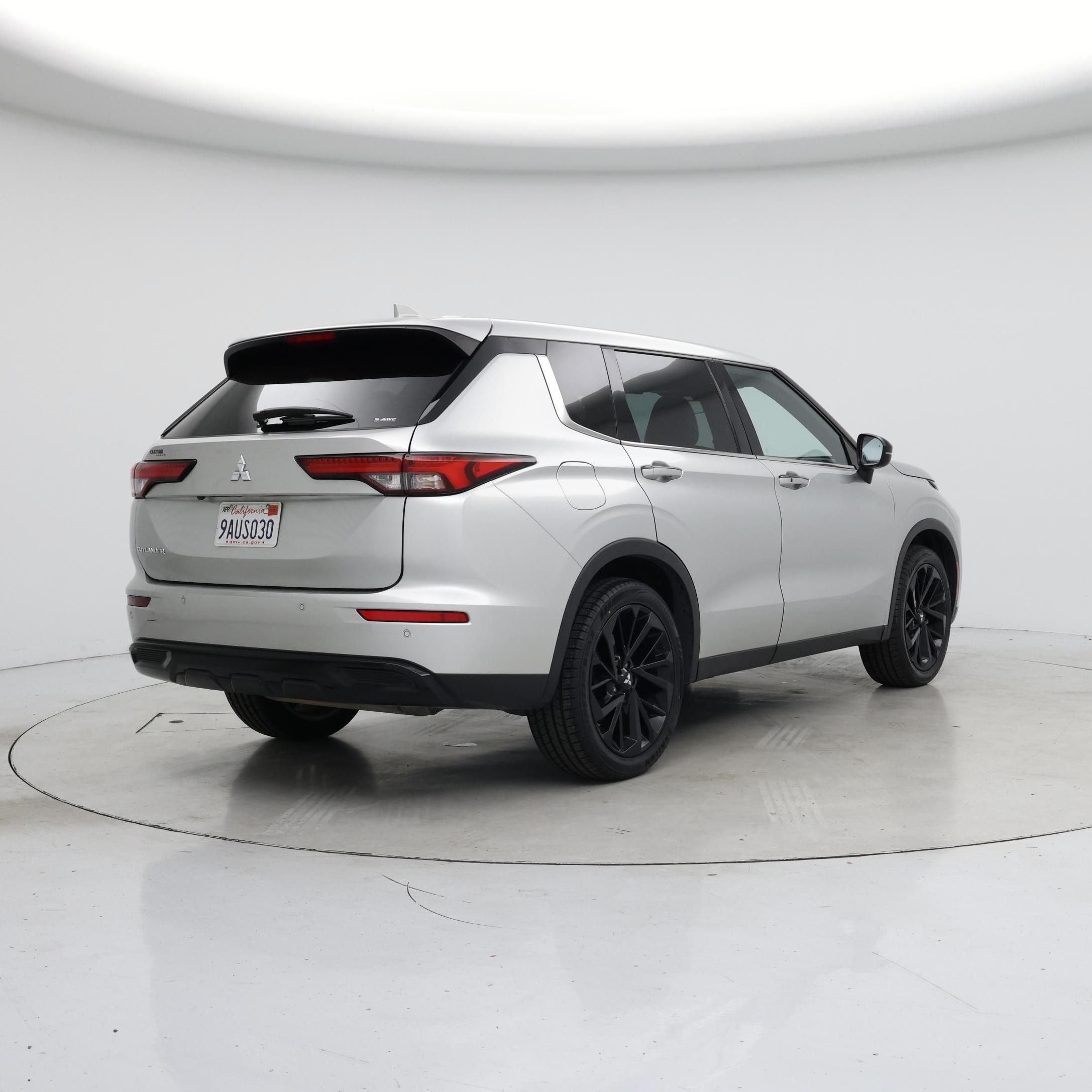 Thumbnail: 2022 Mitsubishi Outlander - 8