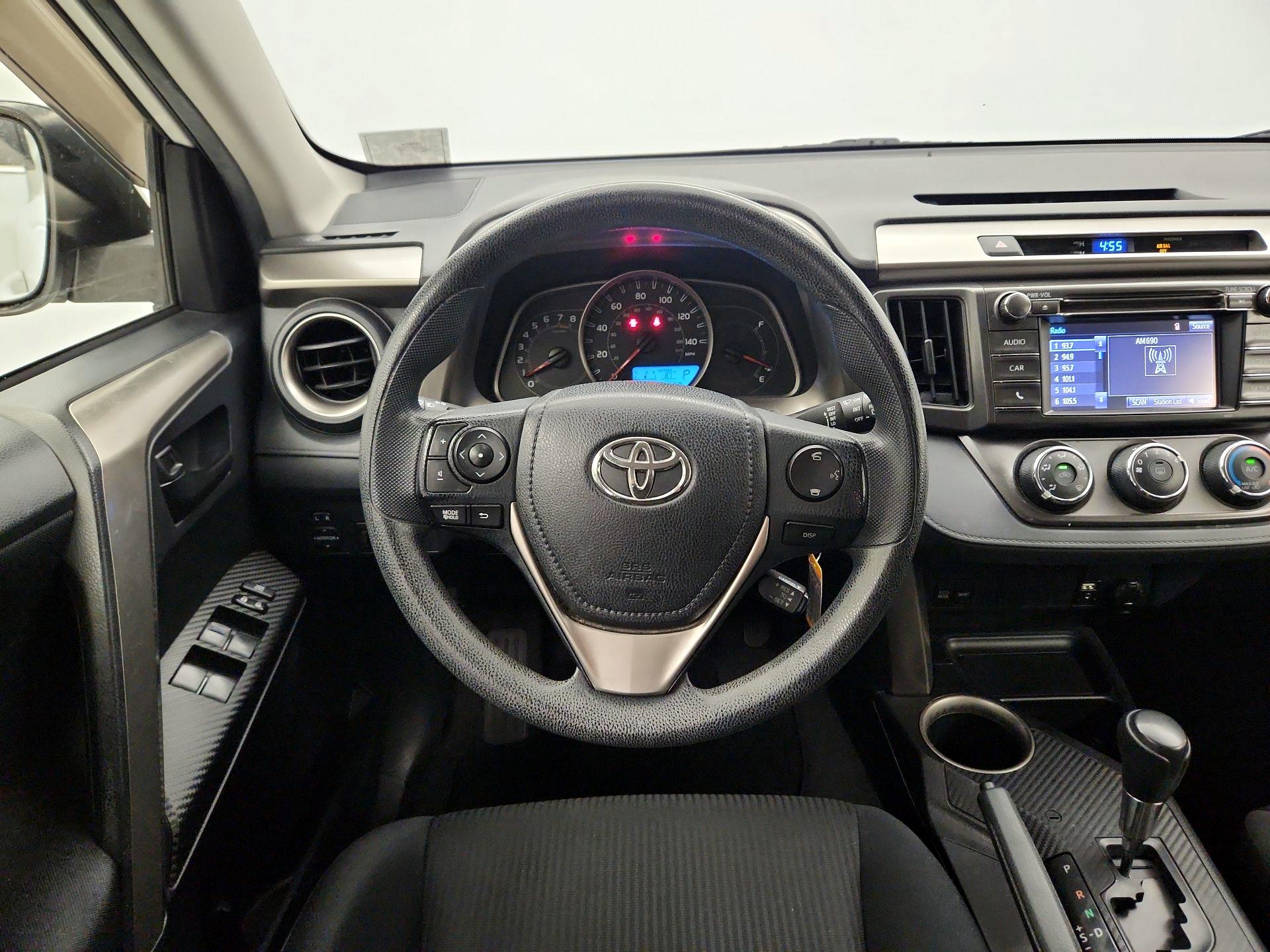 Thumbnail: 2015 Toyota RAV4 - 10