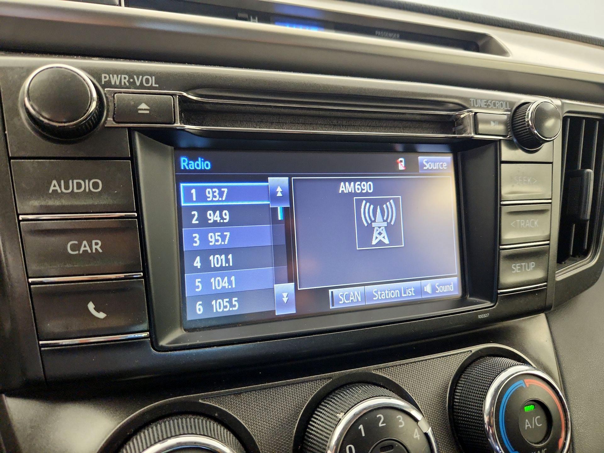 Thumbnail: 2015 Toyota RAV4 - 15
