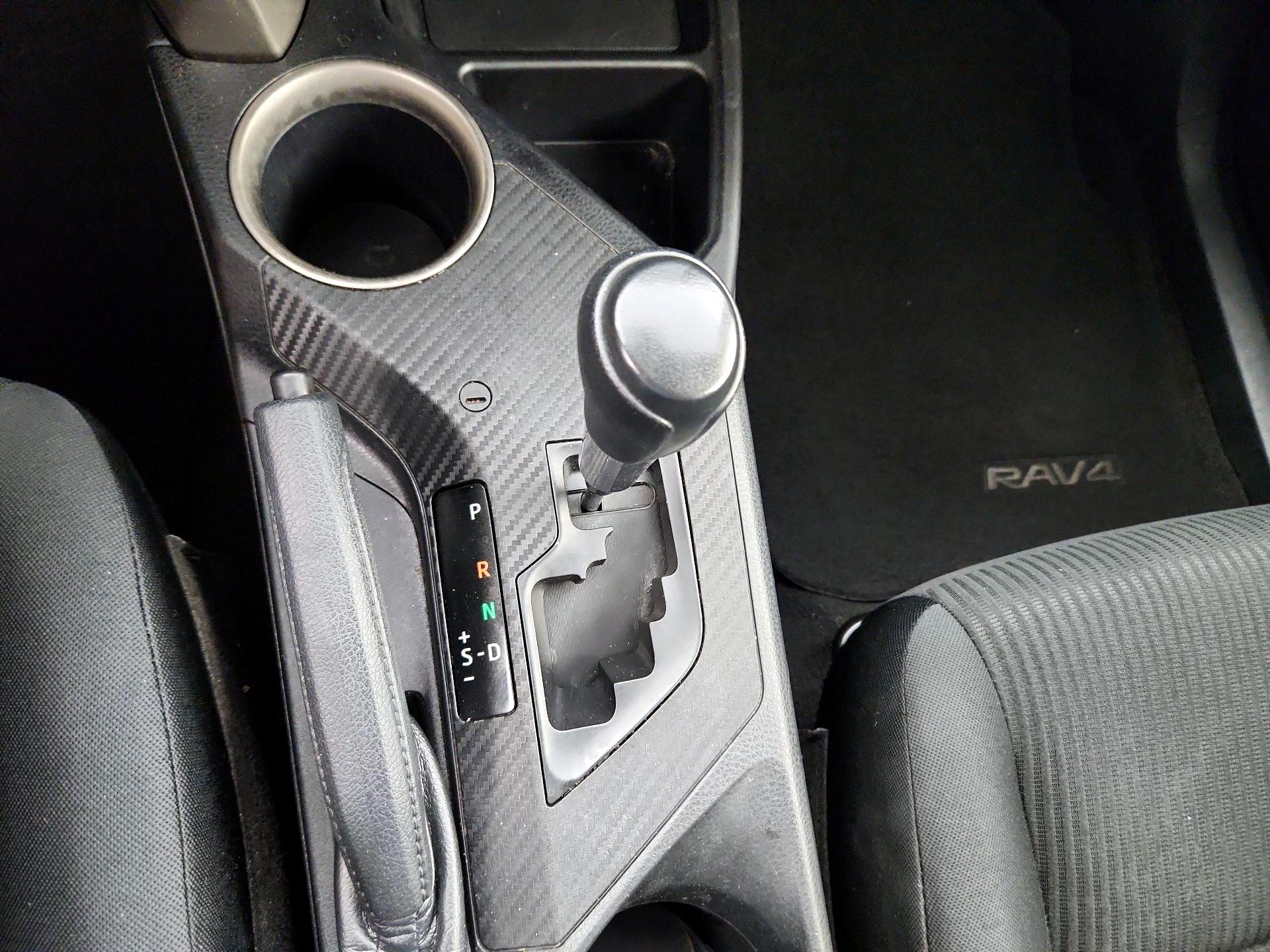 Thumbnail: 2015 Toyota RAV4 - 17