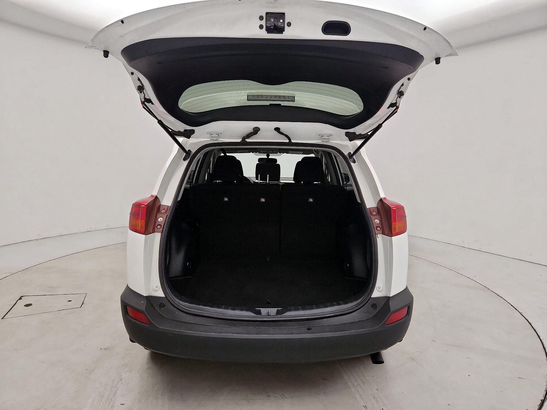 Thumbnail: 2015 Toyota RAV4 - 20