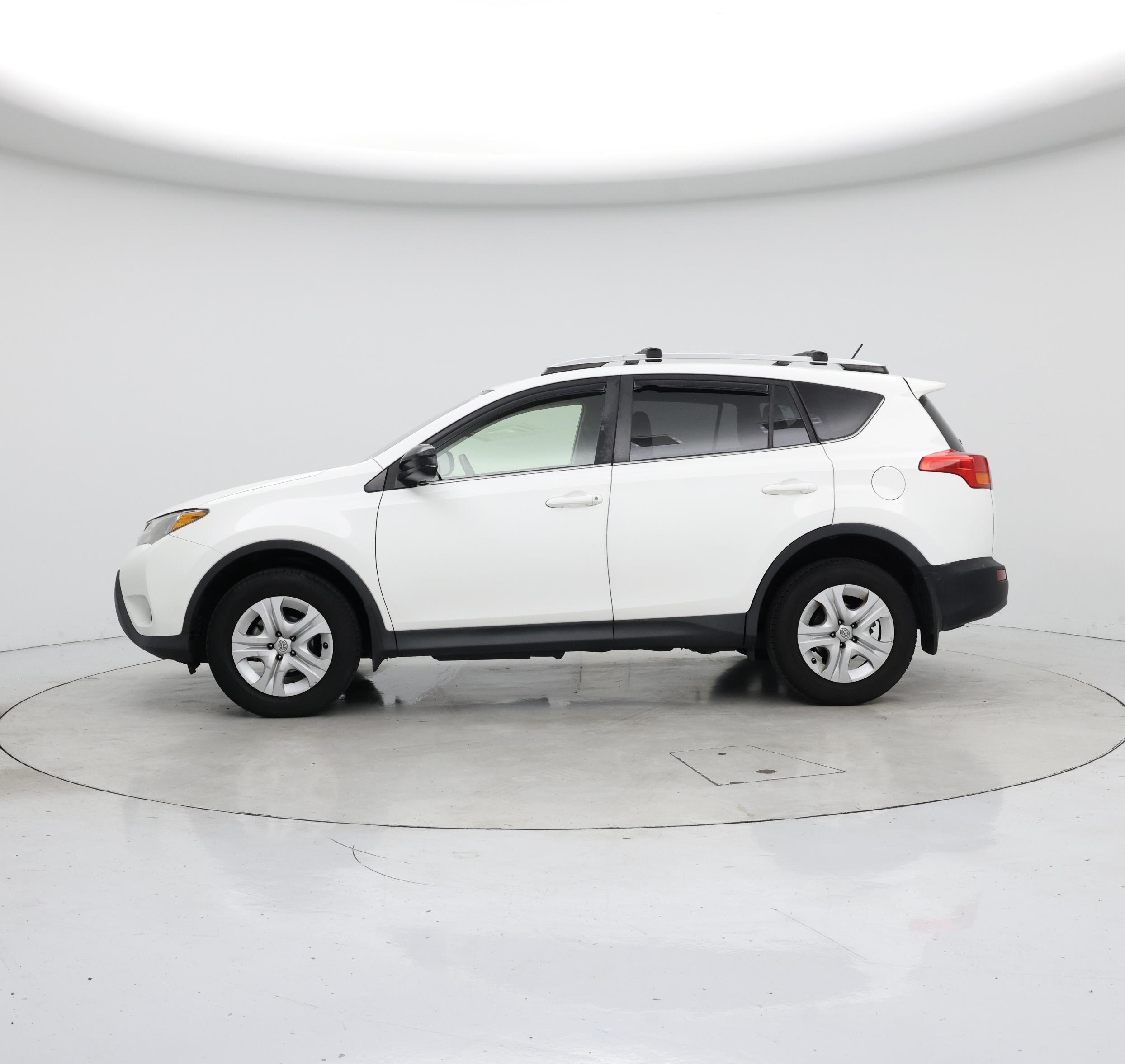 Thumbnail: 2015 Toyota RAV4 - 3