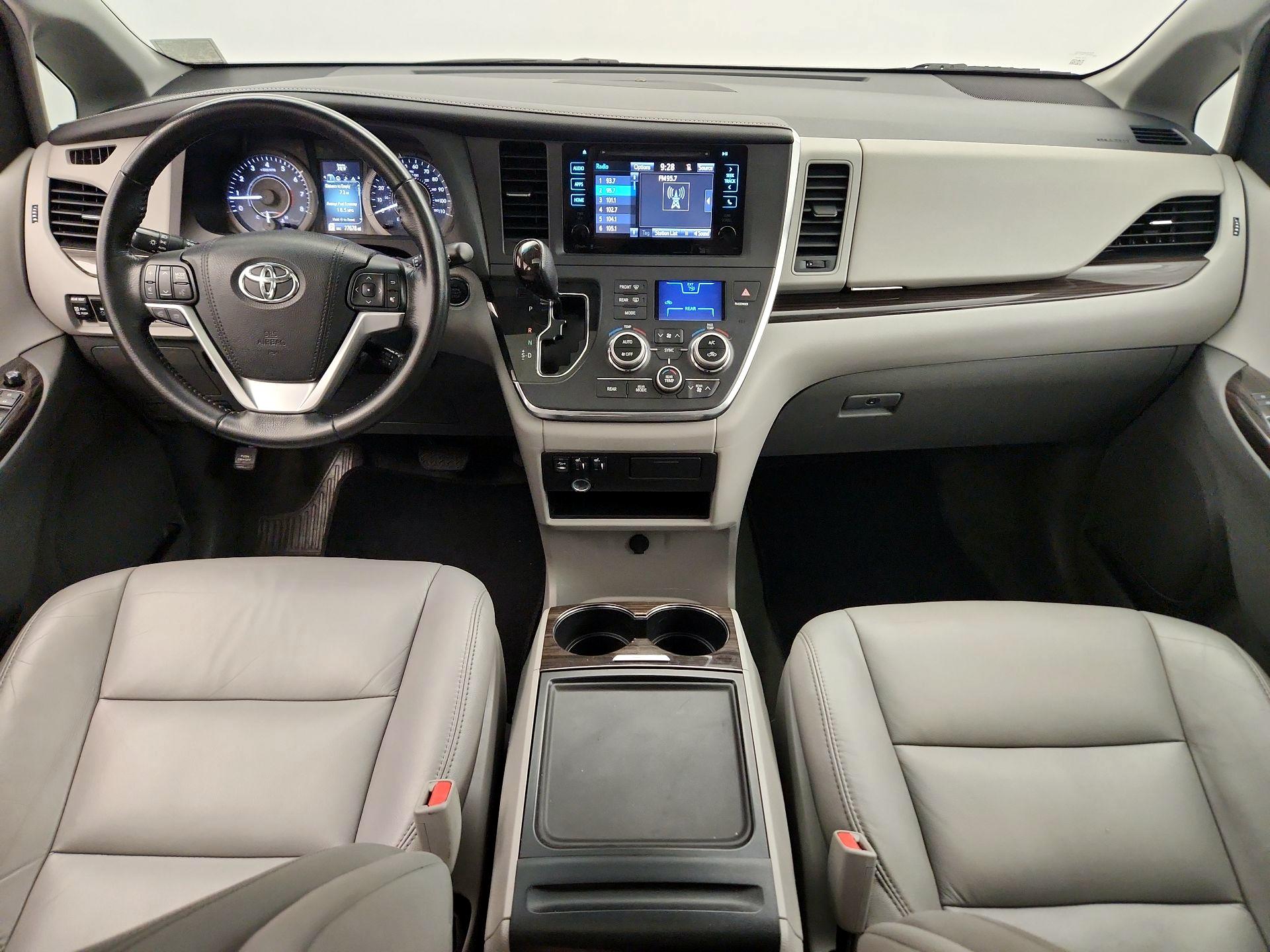 Thumbnail: 2015 Toyota Sienna - 9