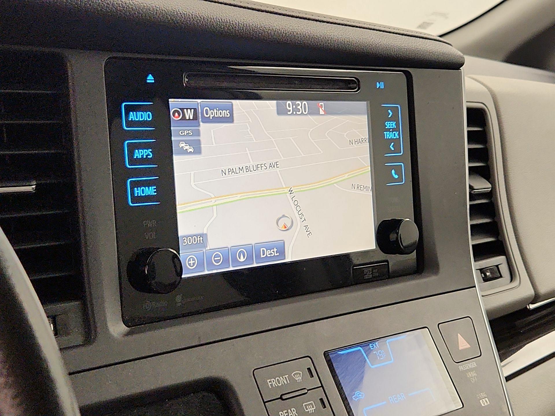 Thumbnail: 2015 Toyota Sienna - 14