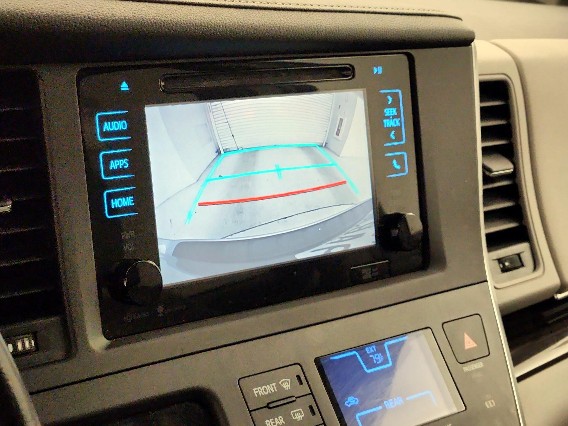 Thumbnail: 2015 Toyota Sienna - 15