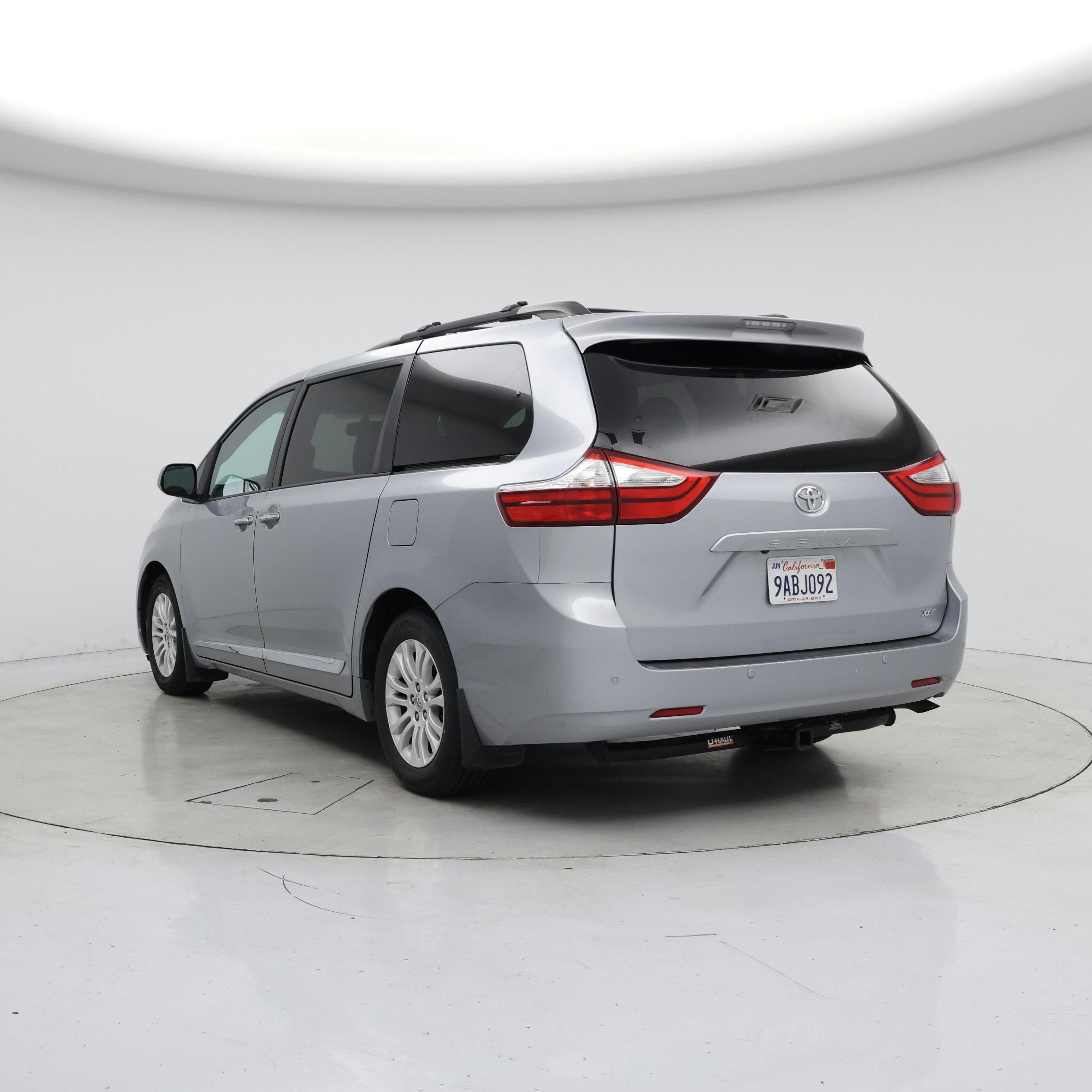 Thumbnail: 2015 Toyota Sienna - 2