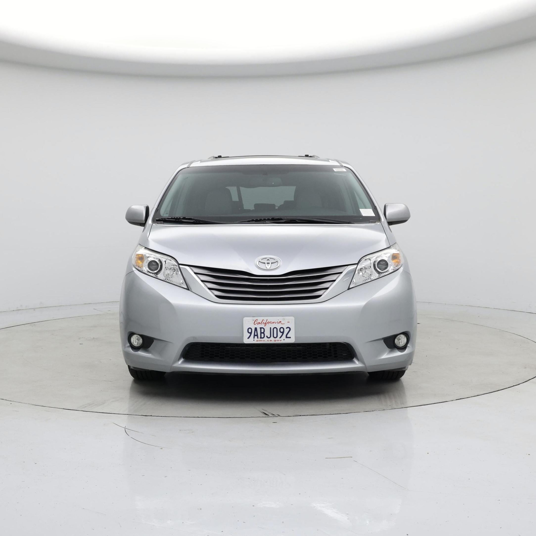 Thumbnail: 2015 Toyota Sienna - 5