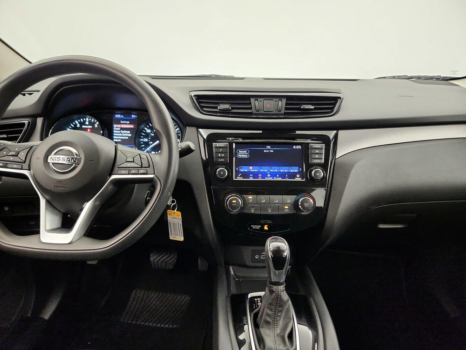 Thumbnail: 2020 Nissan Rogue Sport - 9