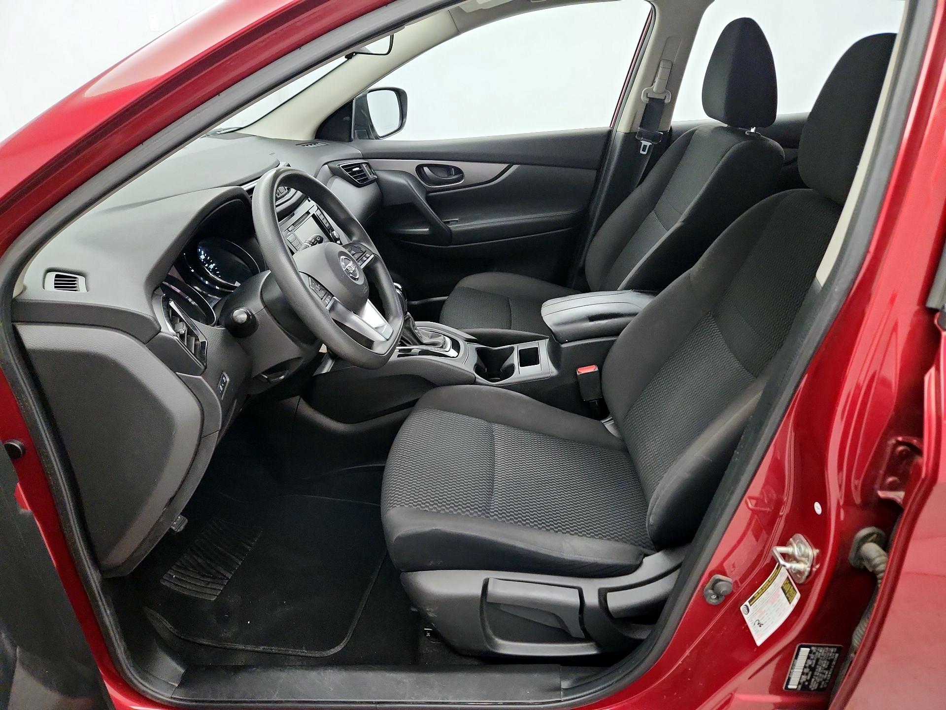 Thumbnail: 2020 Nissan Rogue Sport - 11