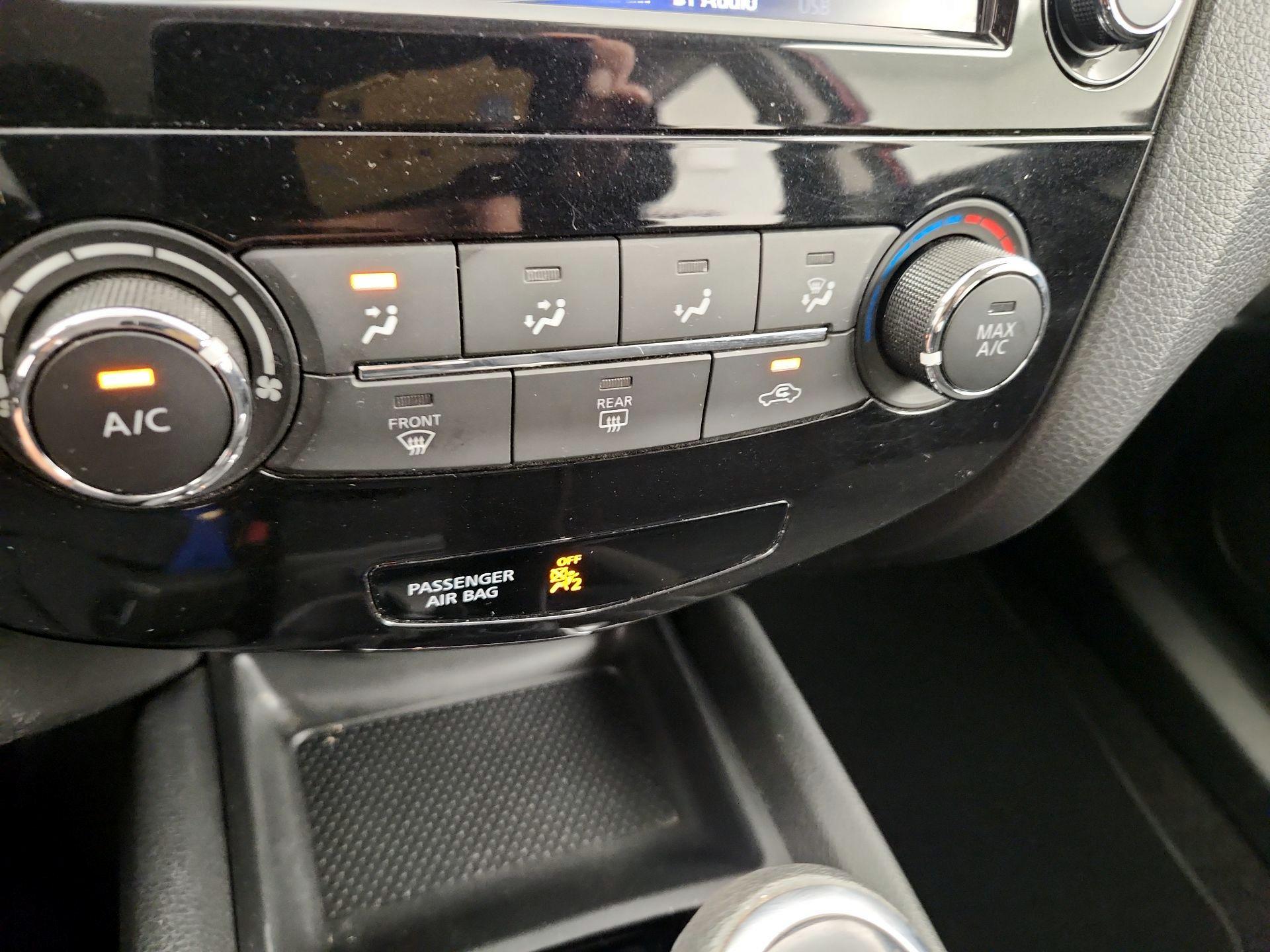 Thumbnail: 2020 Nissan Rogue Sport - 16