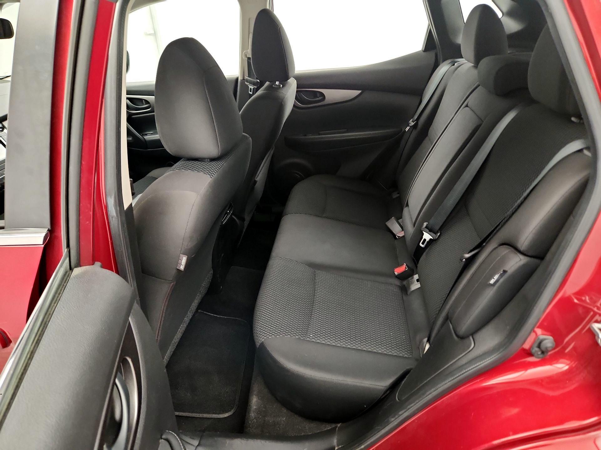 Thumbnail: 2020 Nissan Rogue Sport - 19