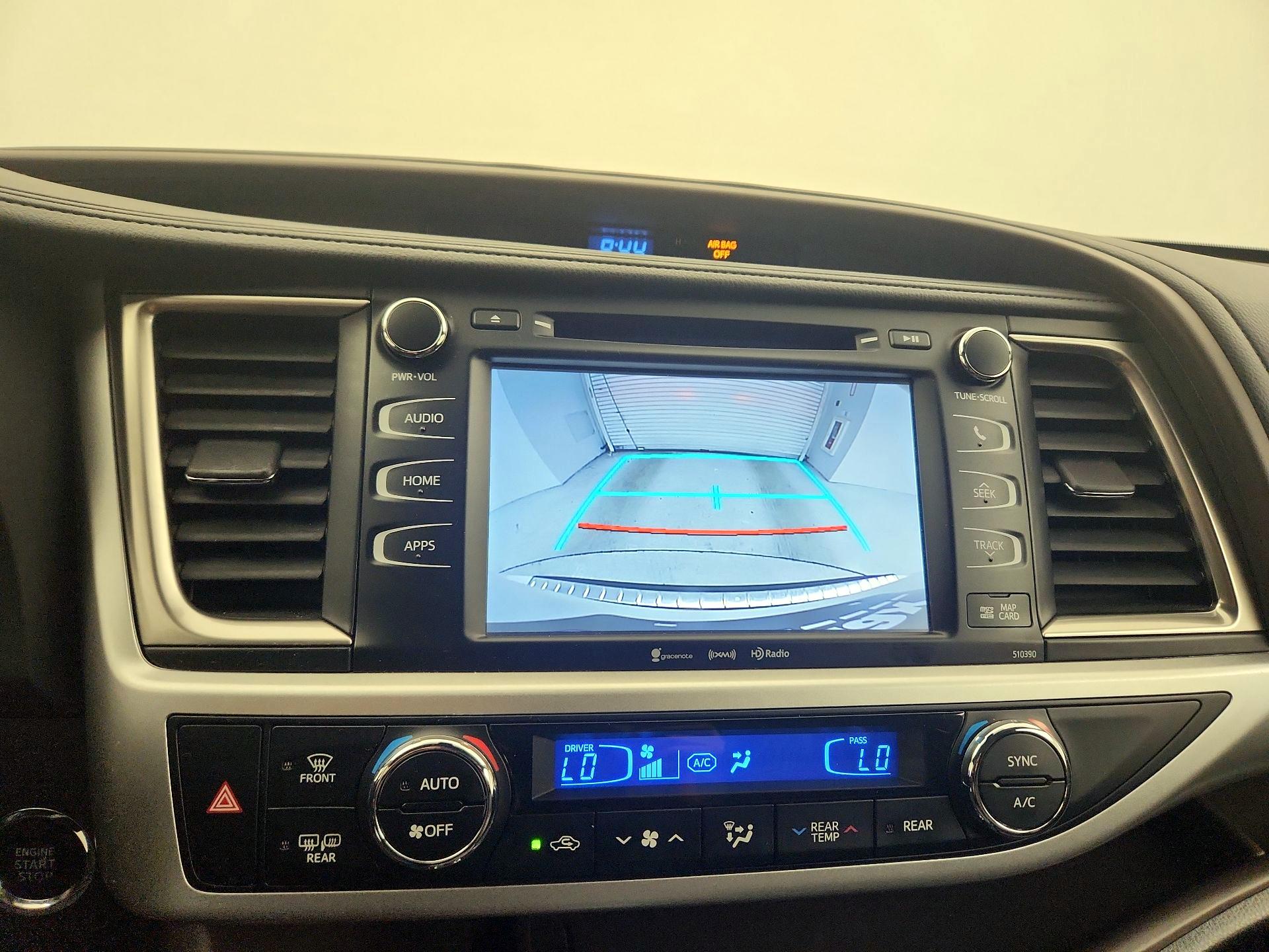 Thumbnail: 2019 Toyota Highlander - 14