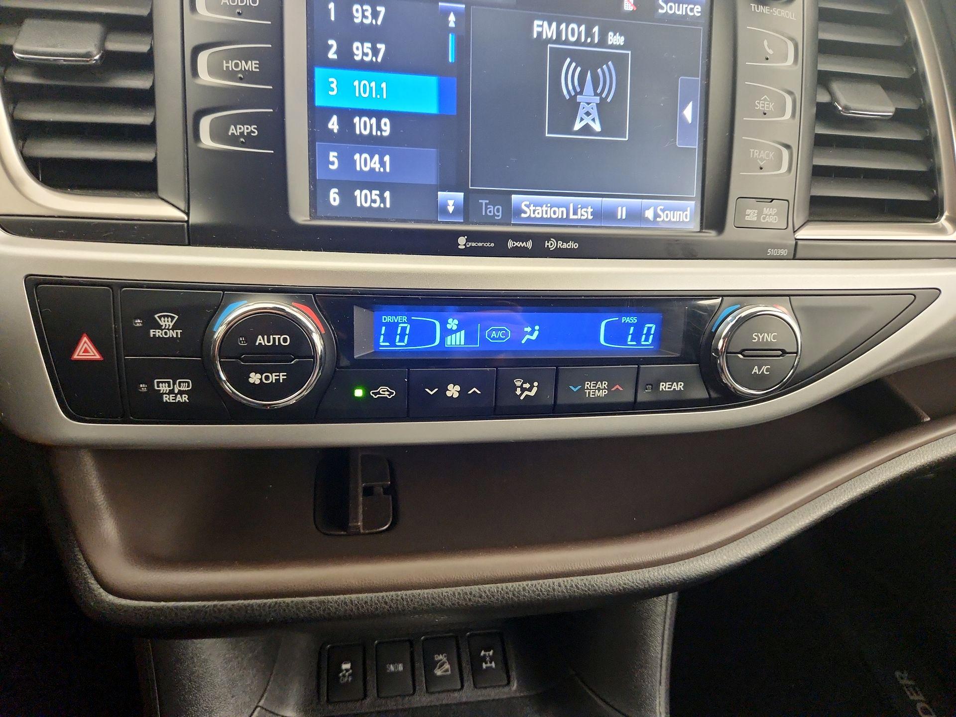 Thumbnail: 2019 Toyota Highlander - 16