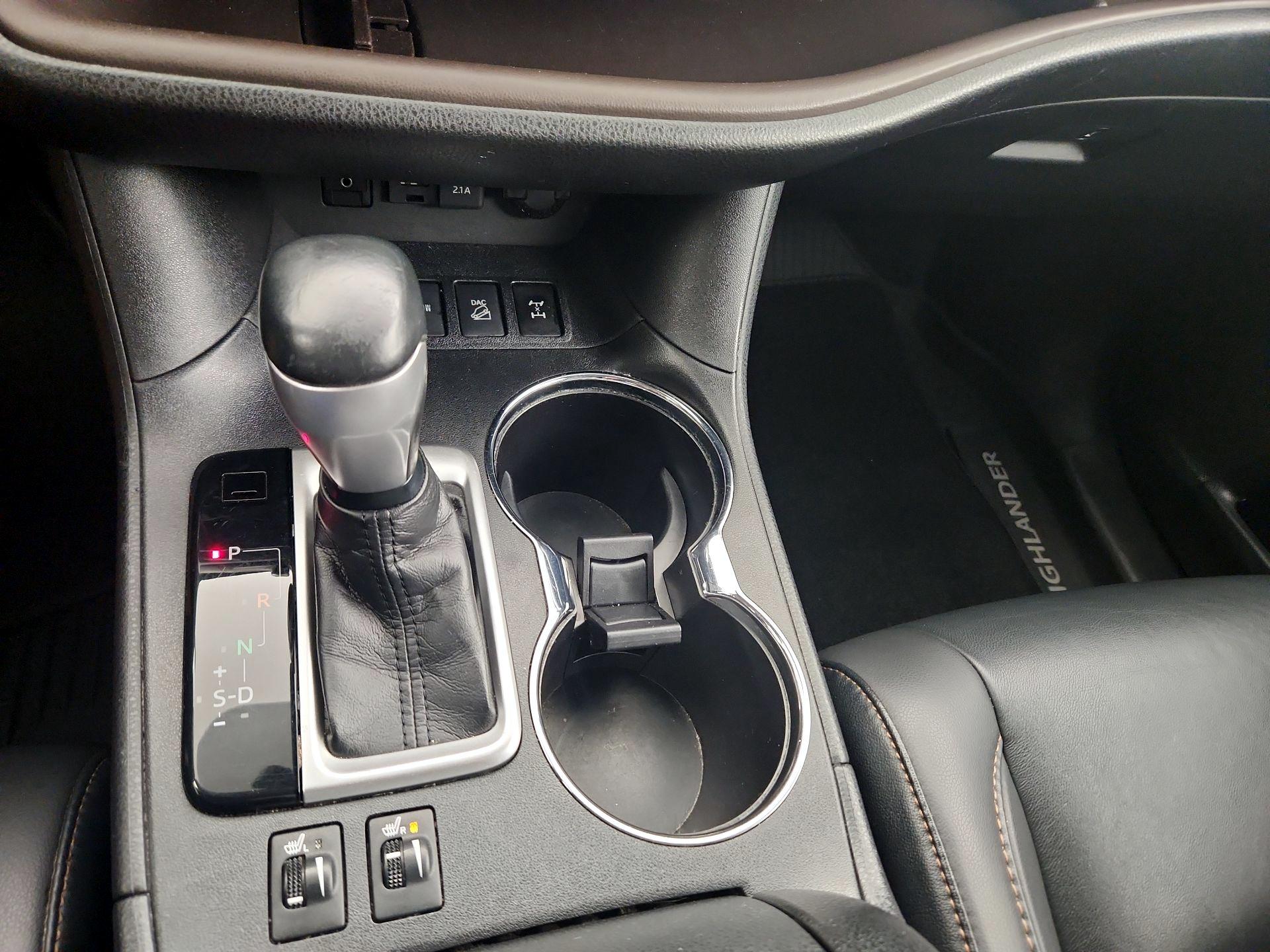 Thumbnail: 2019 Toyota Highlander - 17