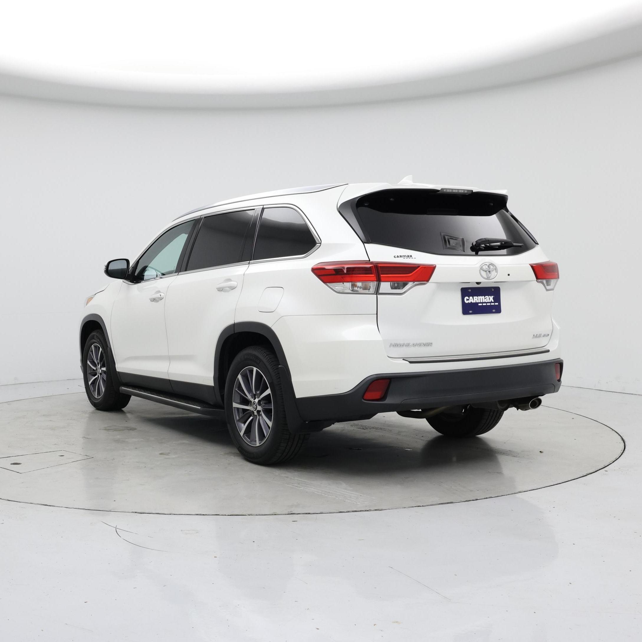 Thumbnail: 2019 Toyota Highlander - 2