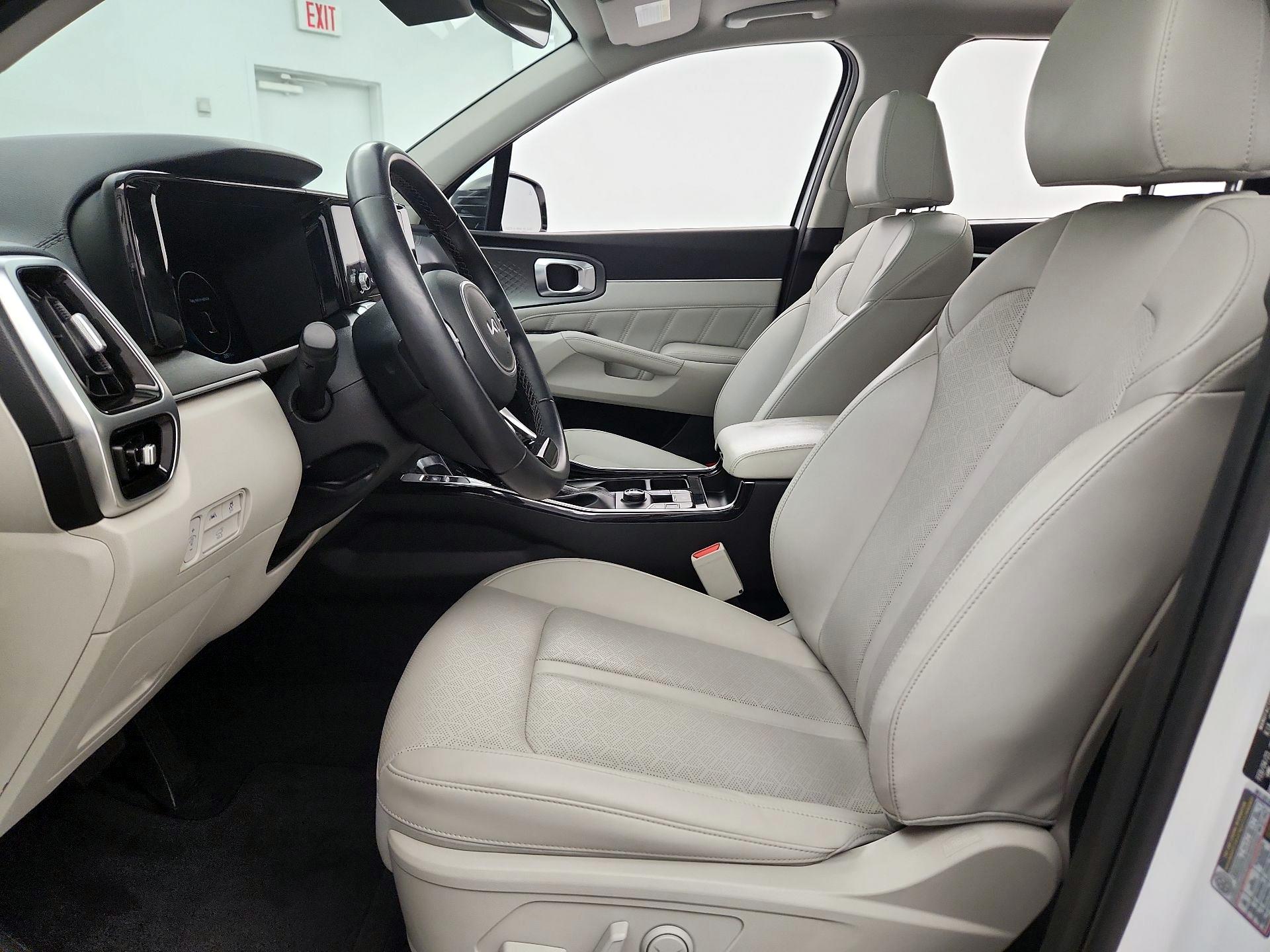 Thumbnail: 2023 Kia Sorento - 11