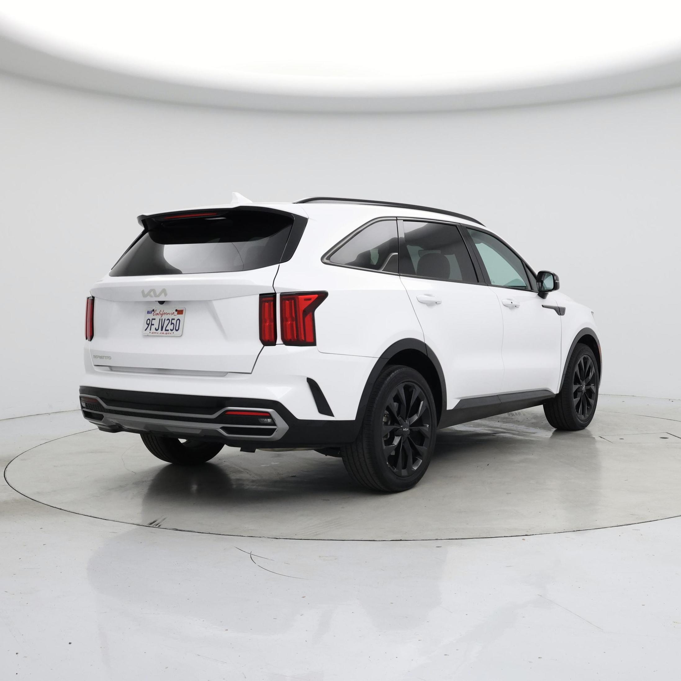 Thumbnail: 2023 Kia Sorento - 8