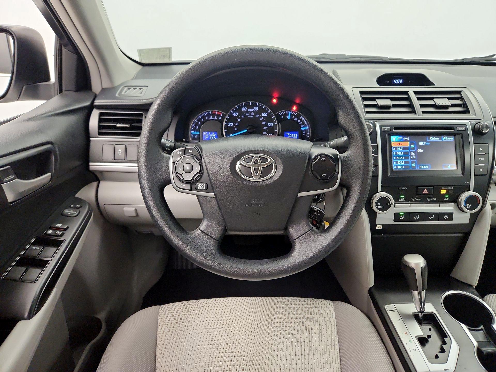 Thumbnail: 2014 Toyota Camry - 10