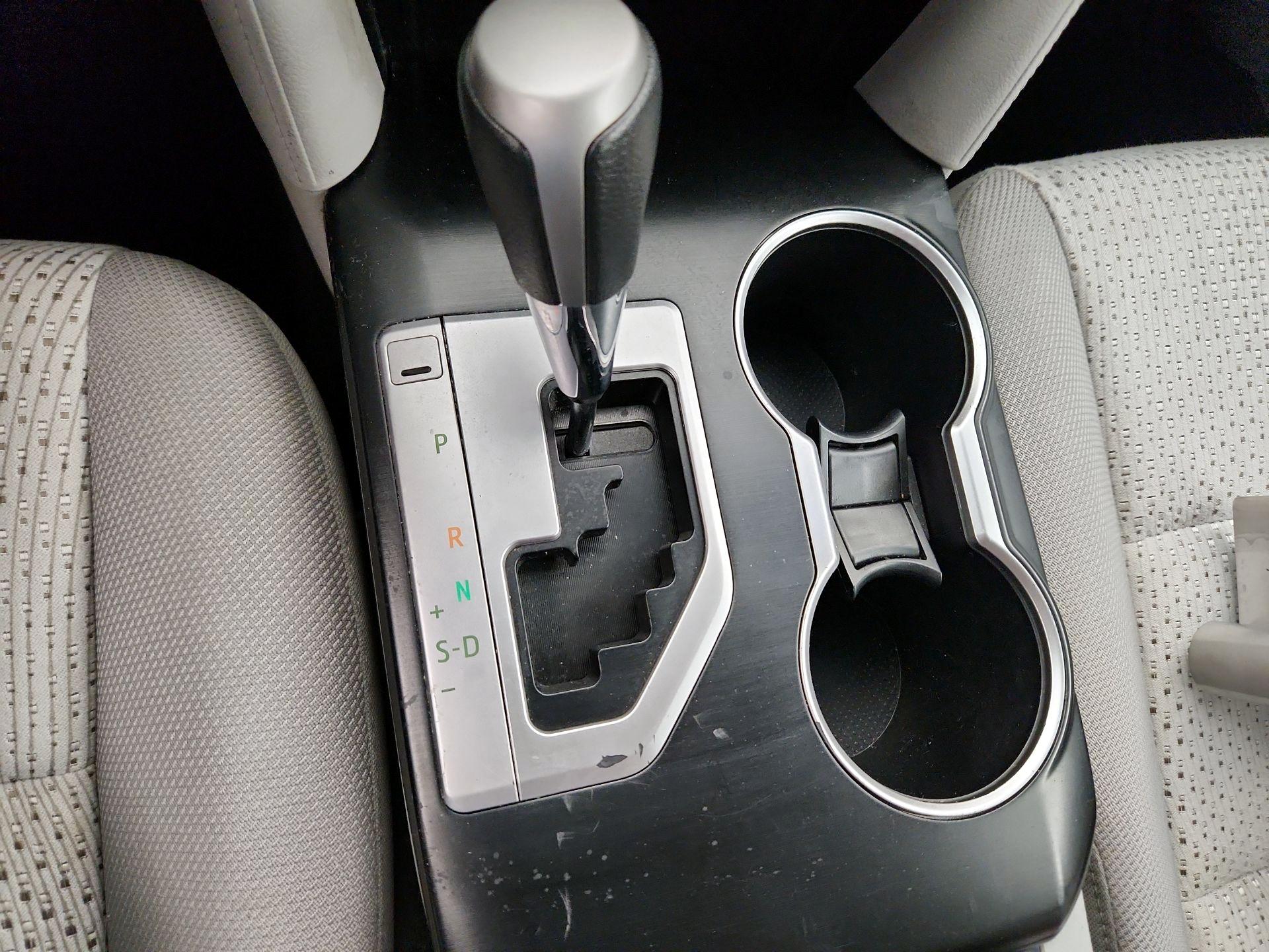 Thumbnail: 2014 Toyota Camry - 16