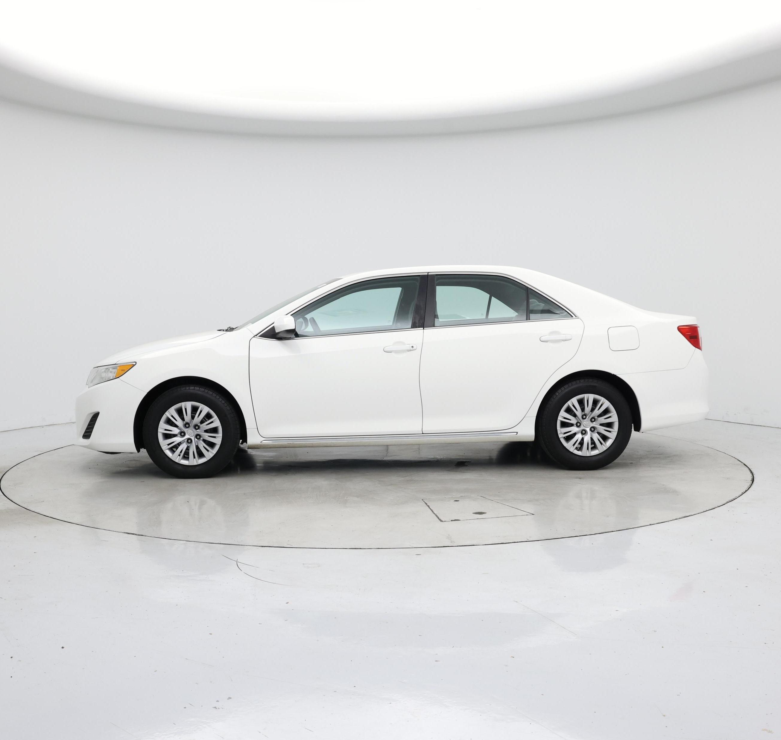 Thumbnail: 2014 Toyota Camry - 3