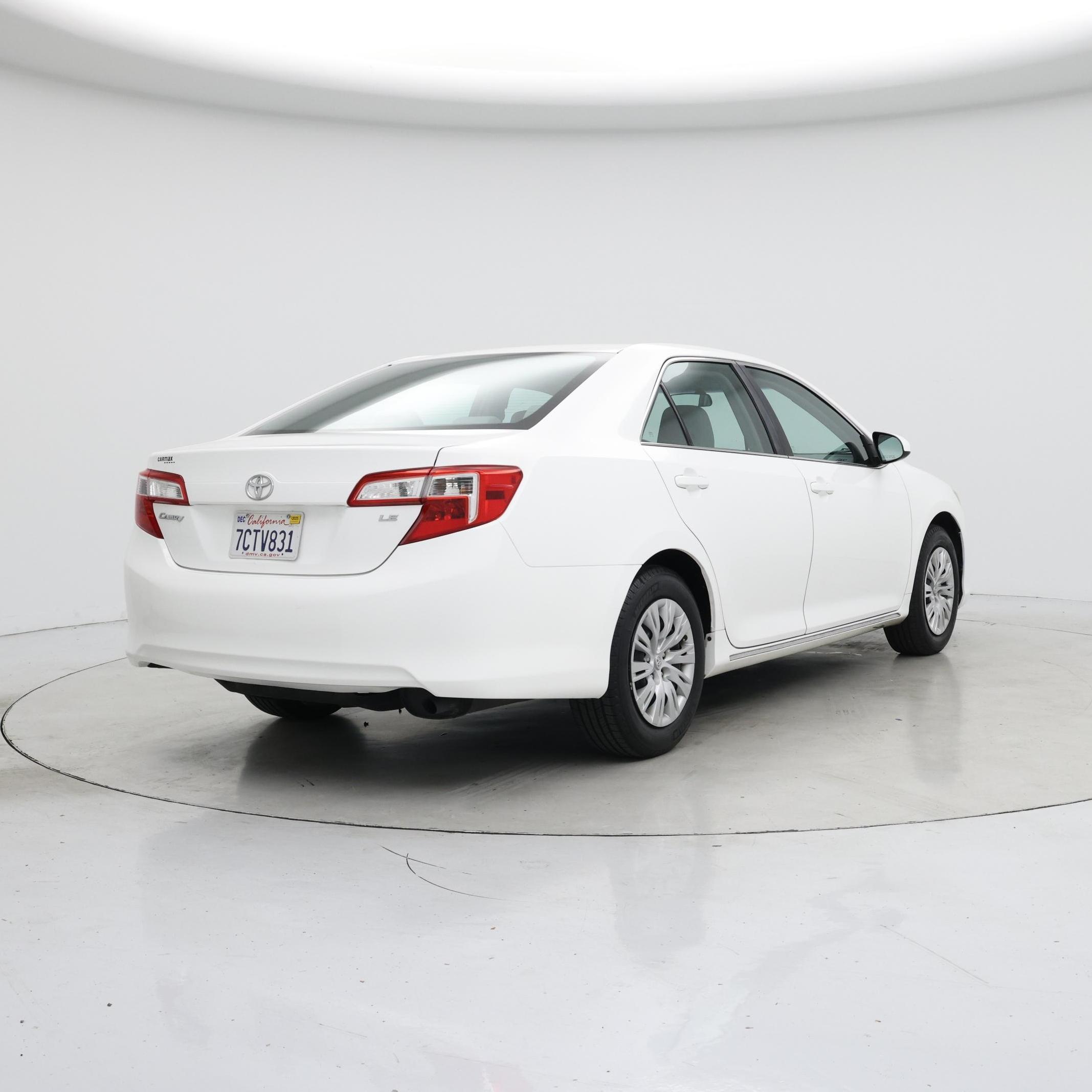 Thumbnail: 2014 Toyota Camry - 8