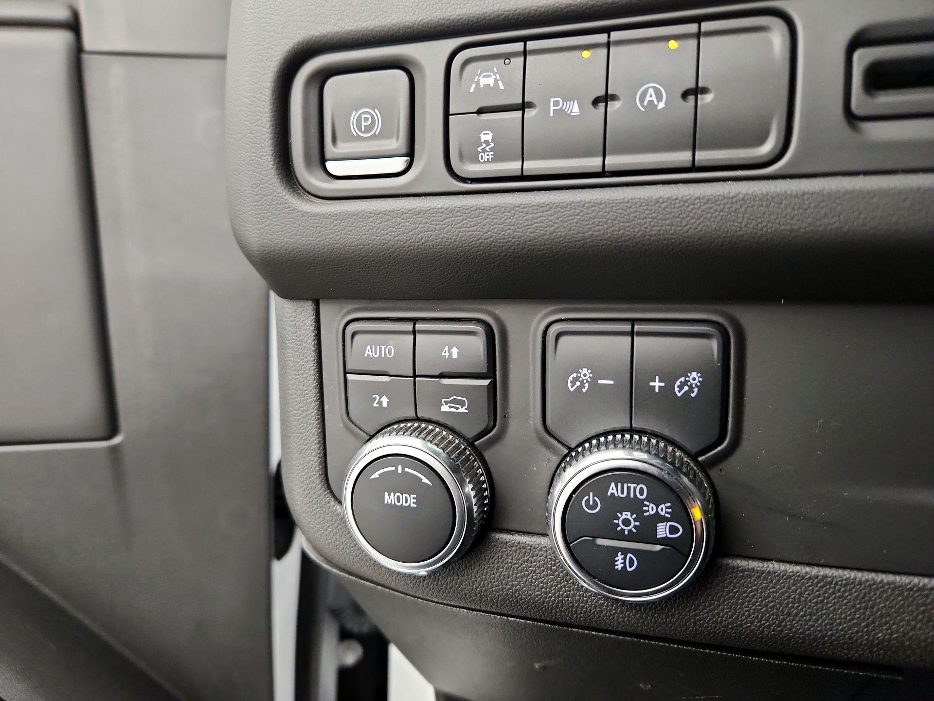 Thumbnail: 2023 GMC Yukon XL - 13