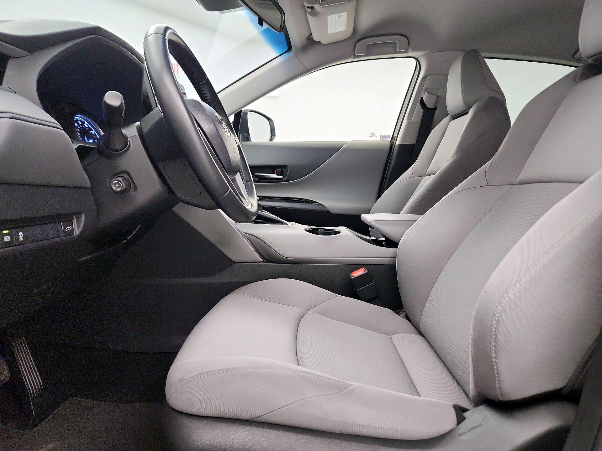Thumbnail: 2021 Toyota Venza - 11