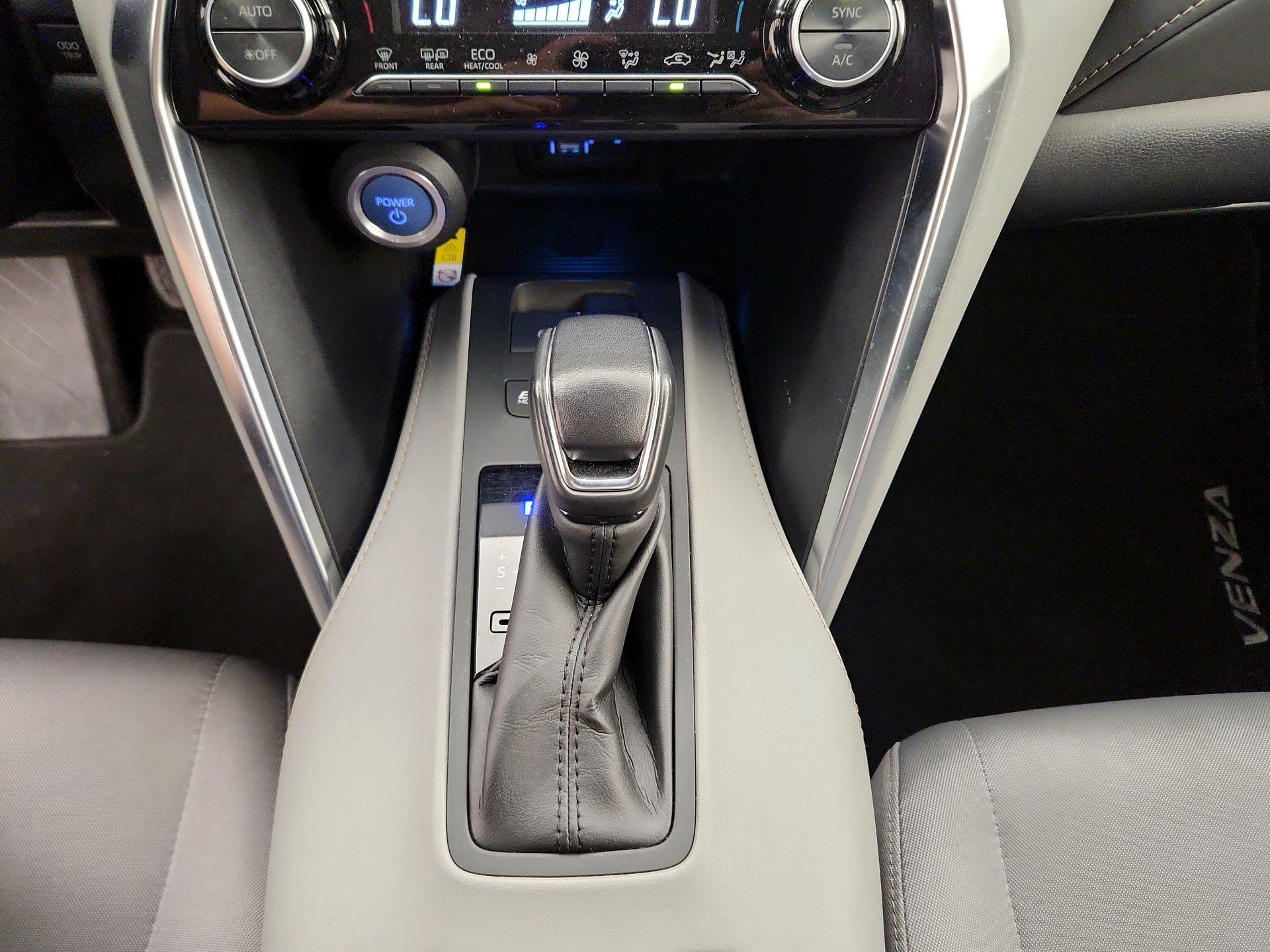 Thumbnail: 2021 Toyota Venza - 17