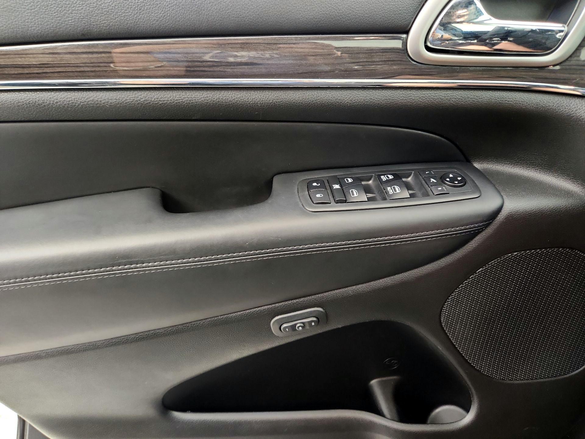Thumbnail: 2018 Jeep Grand Cherokee - 12