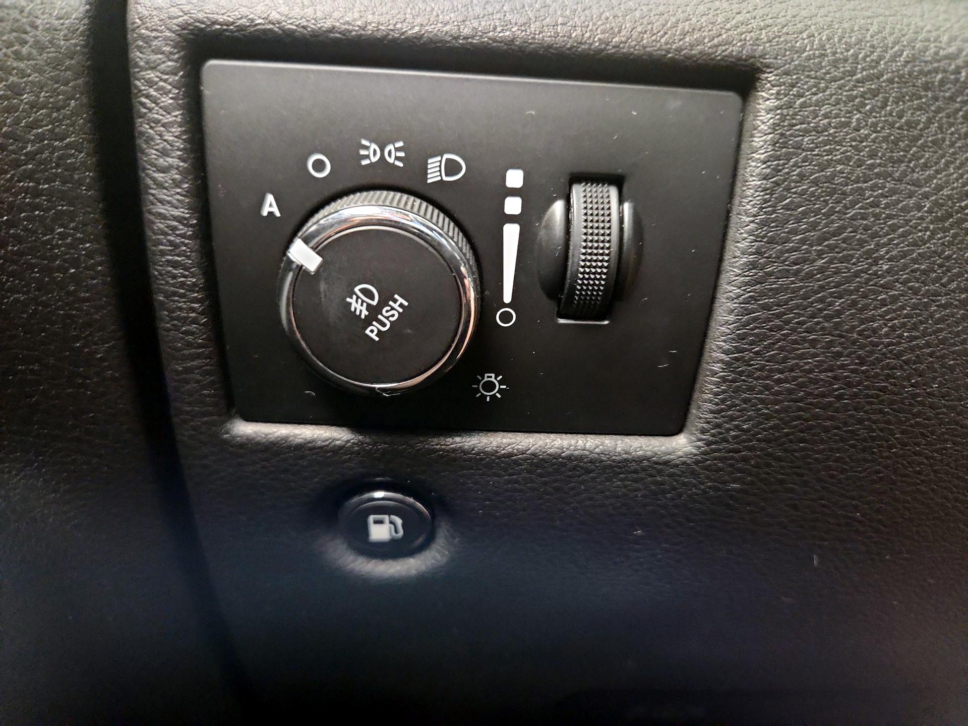 Thumbnail: 2018 Jeep Grand Cherokee - 13
