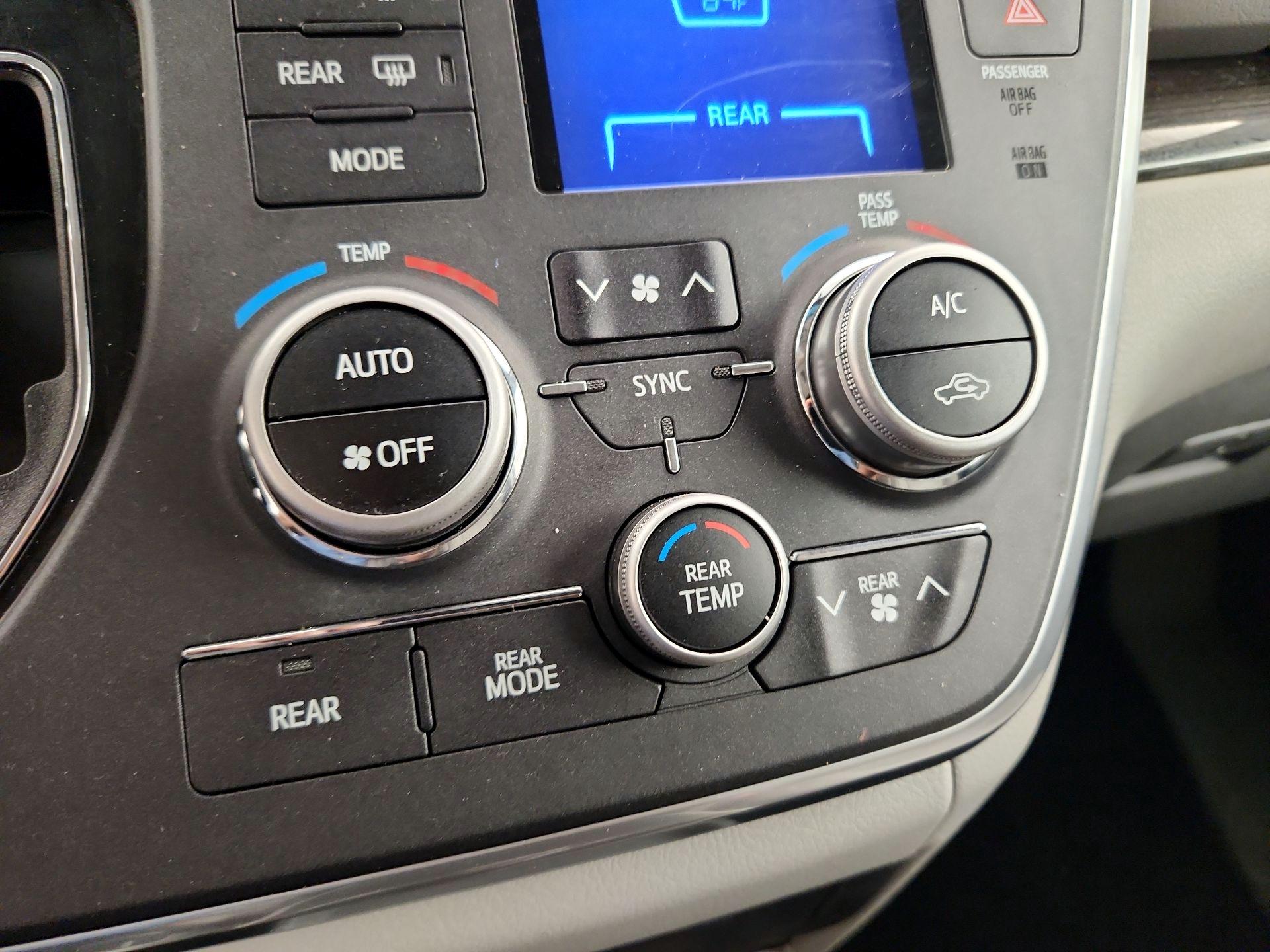 Thumbnail: 2016 Toyota Sienna - 16