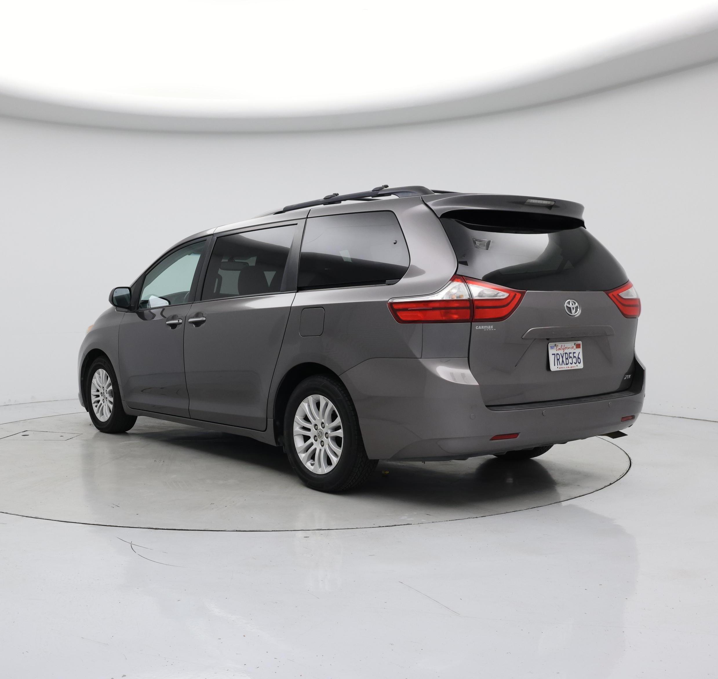 Thumbnail: 2016 Toyota Sienna - 2