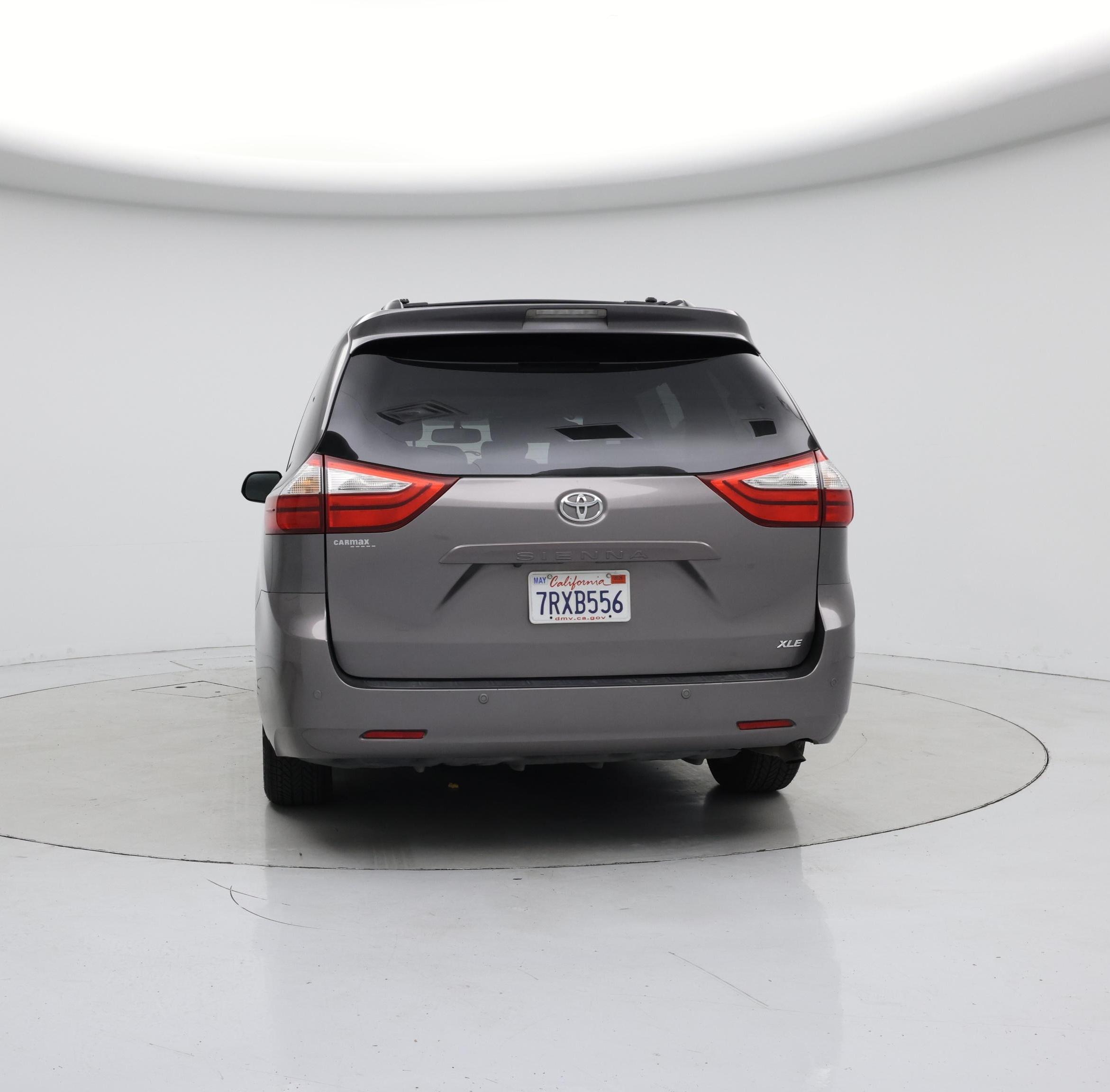 Thumbnail: 2016 Toyota Sienna - 6