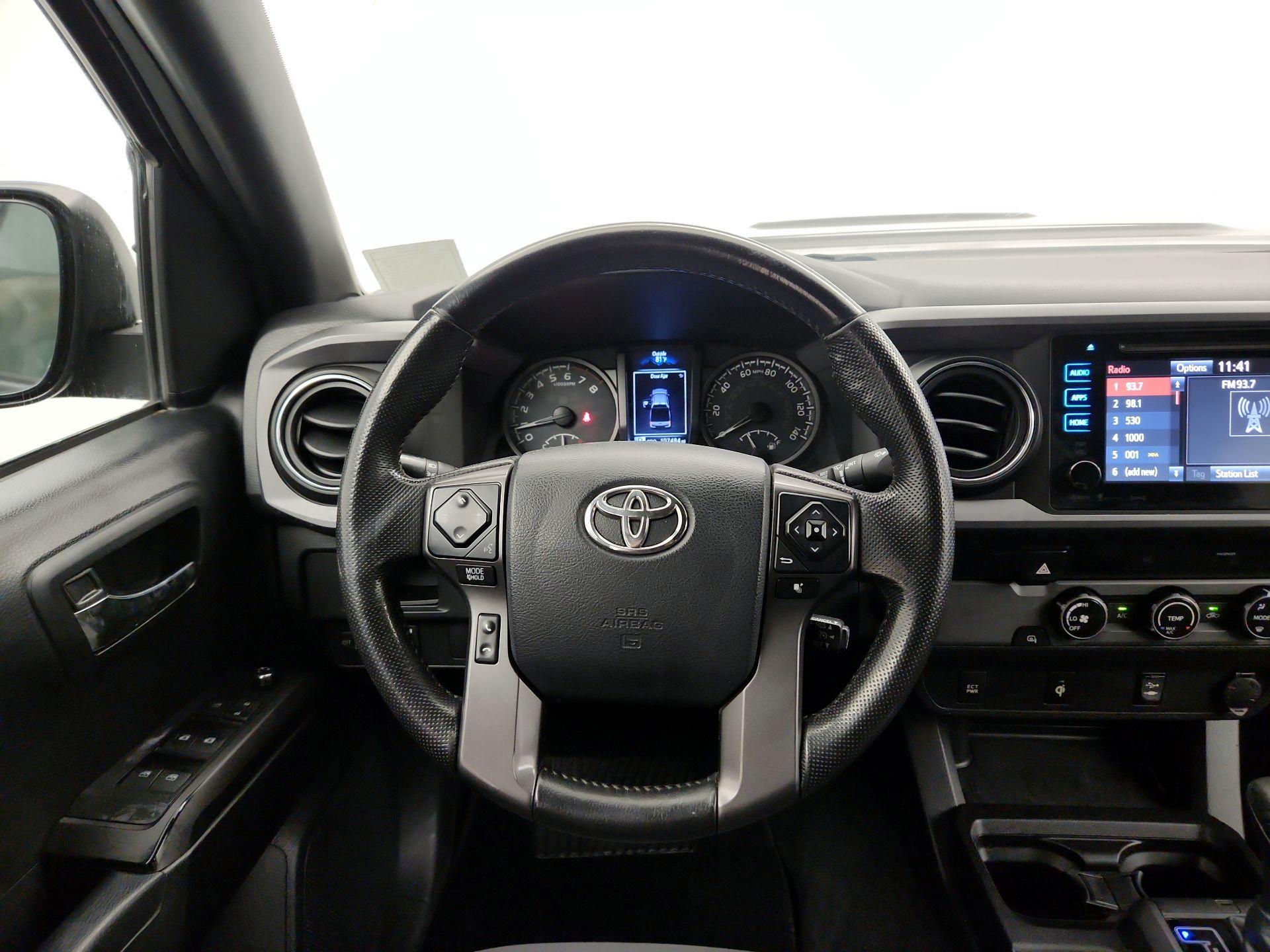Thumbnail: 2016 Toyota Tacoma - 10