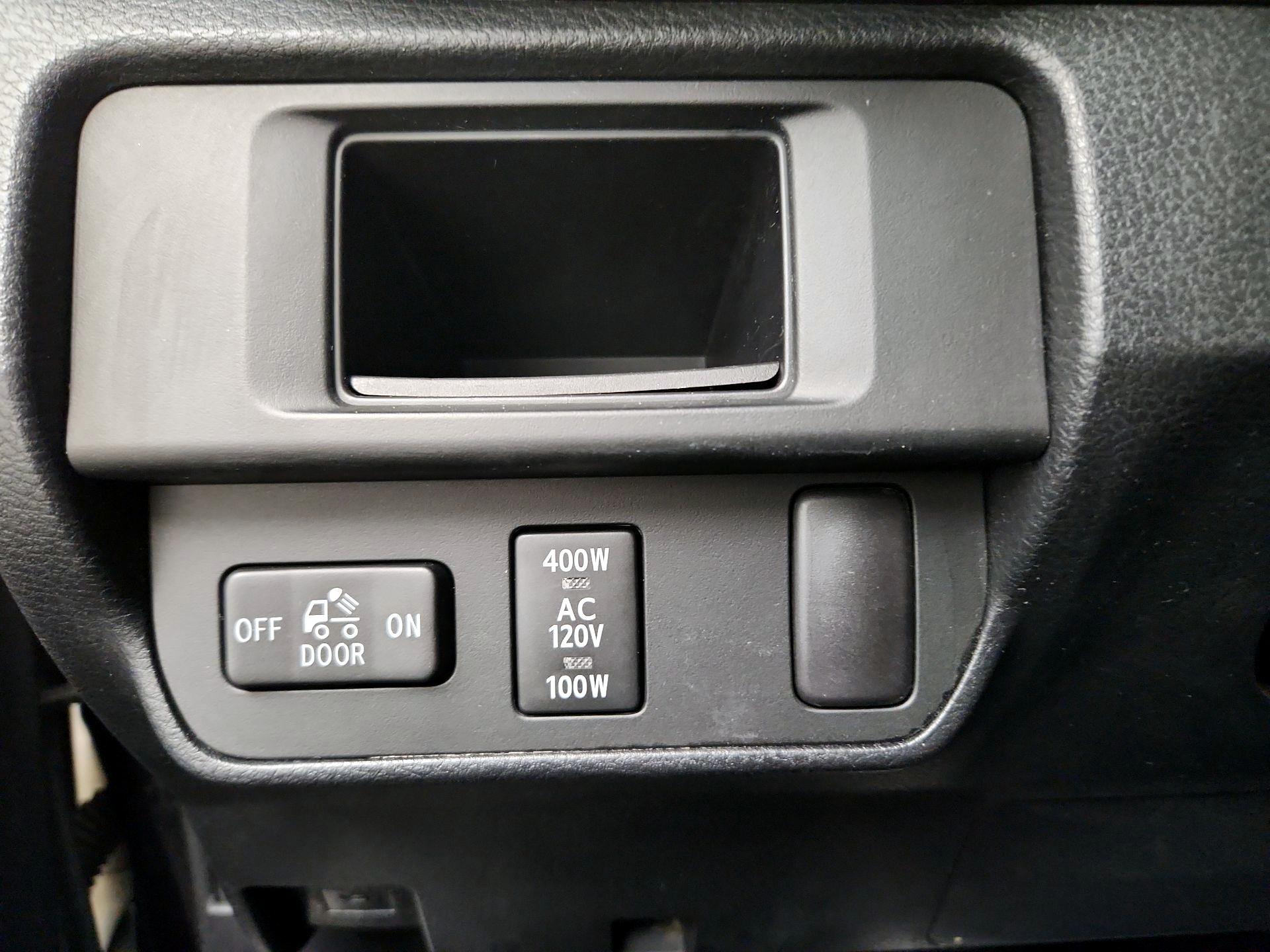 Thumbnail: 2016 Toyota Tacoma - 13