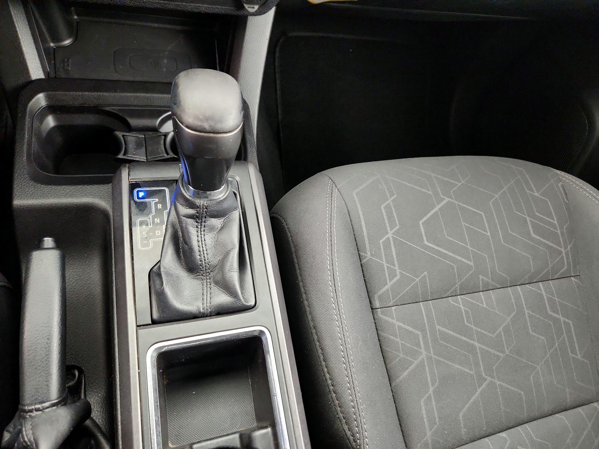 Thumbnail: 2016 Toyota Tacoma - 17