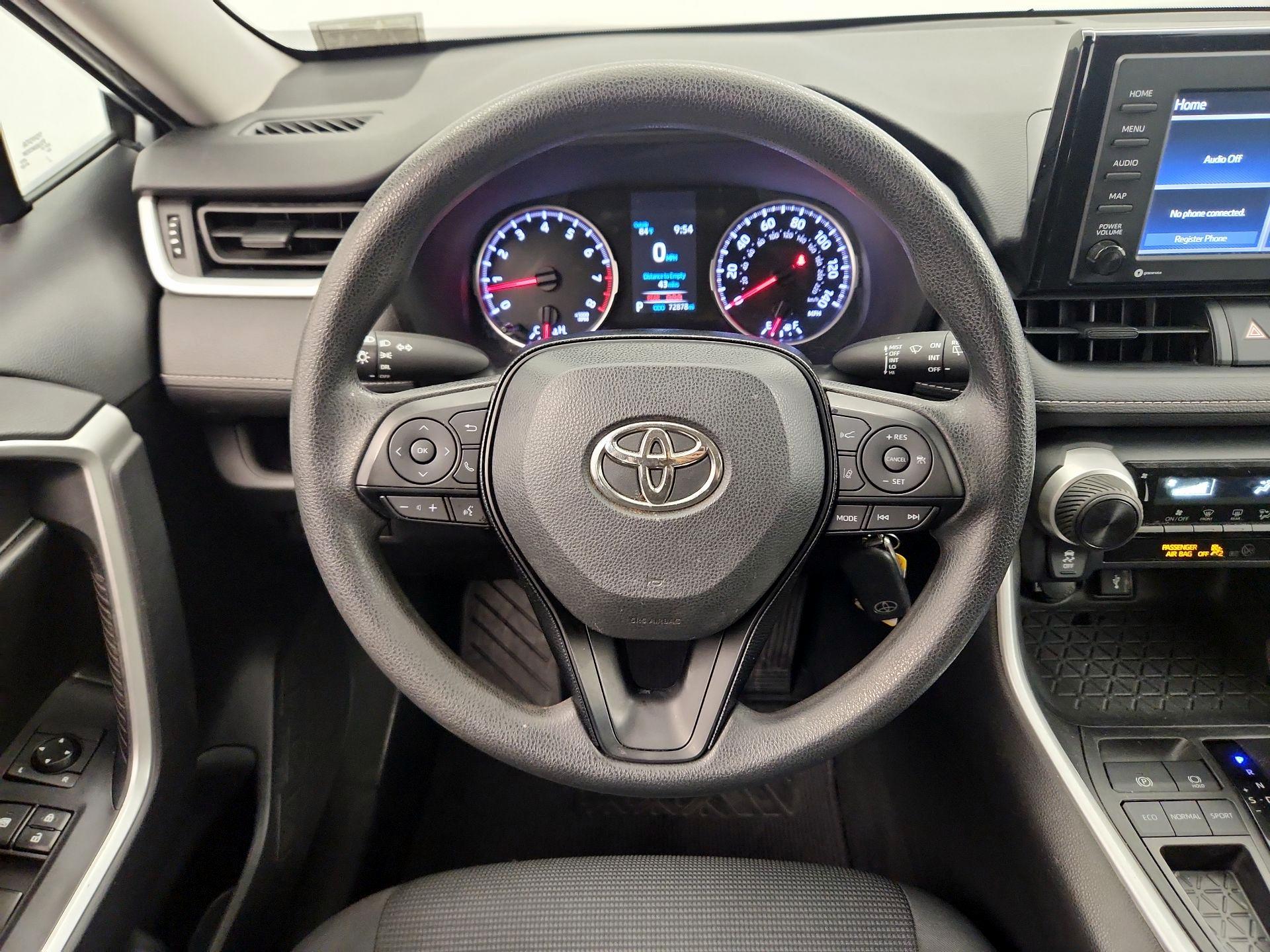 Thumbnail: 2020 Toyota RAV4 - 10