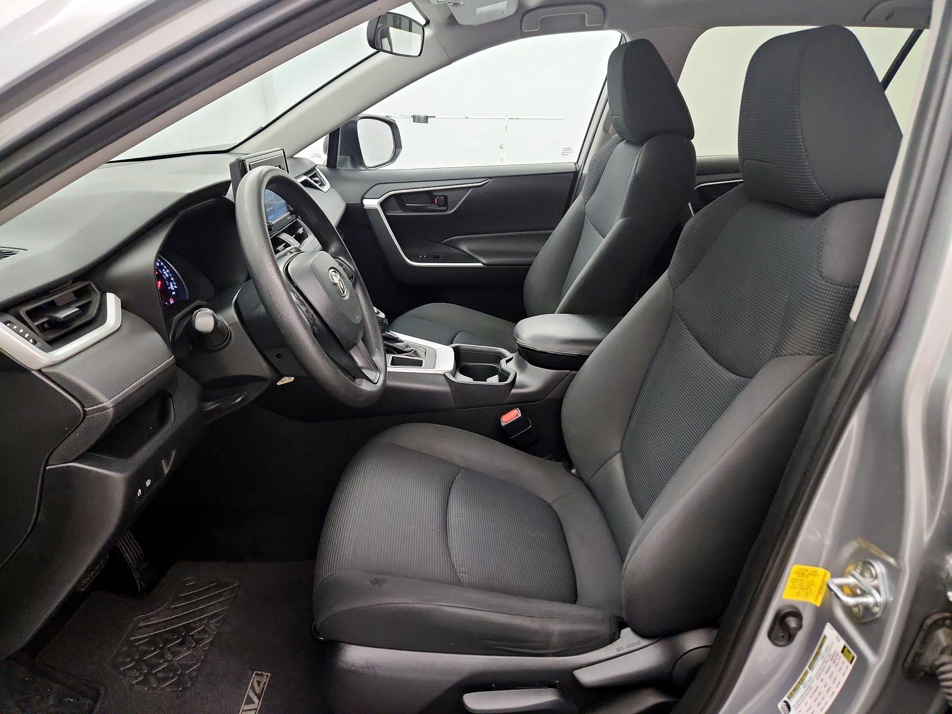 Thumbnail: 2020 Toyota RAV4 - 11