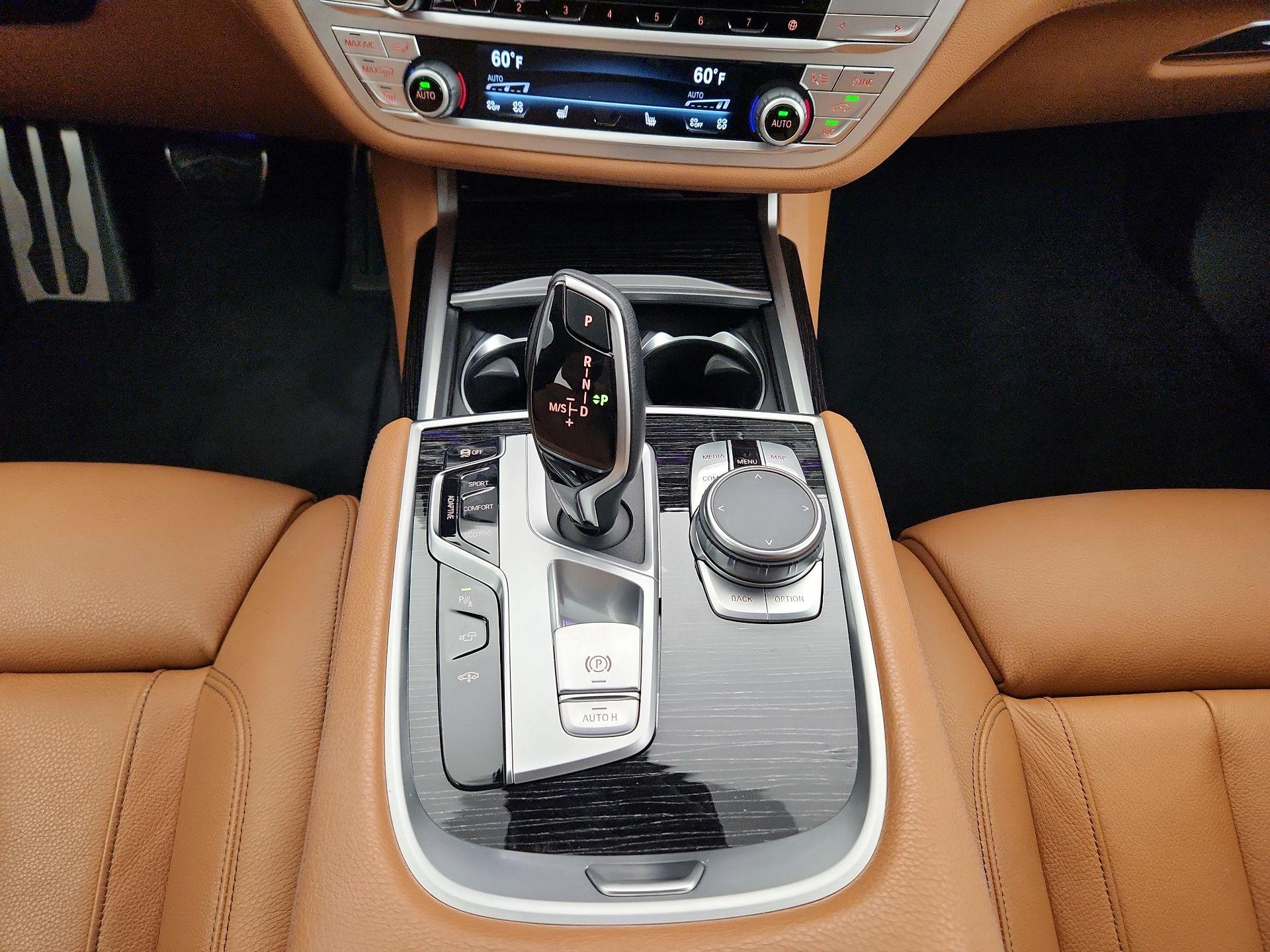 Thumbnail: 2021 BMW 7 Series - 18