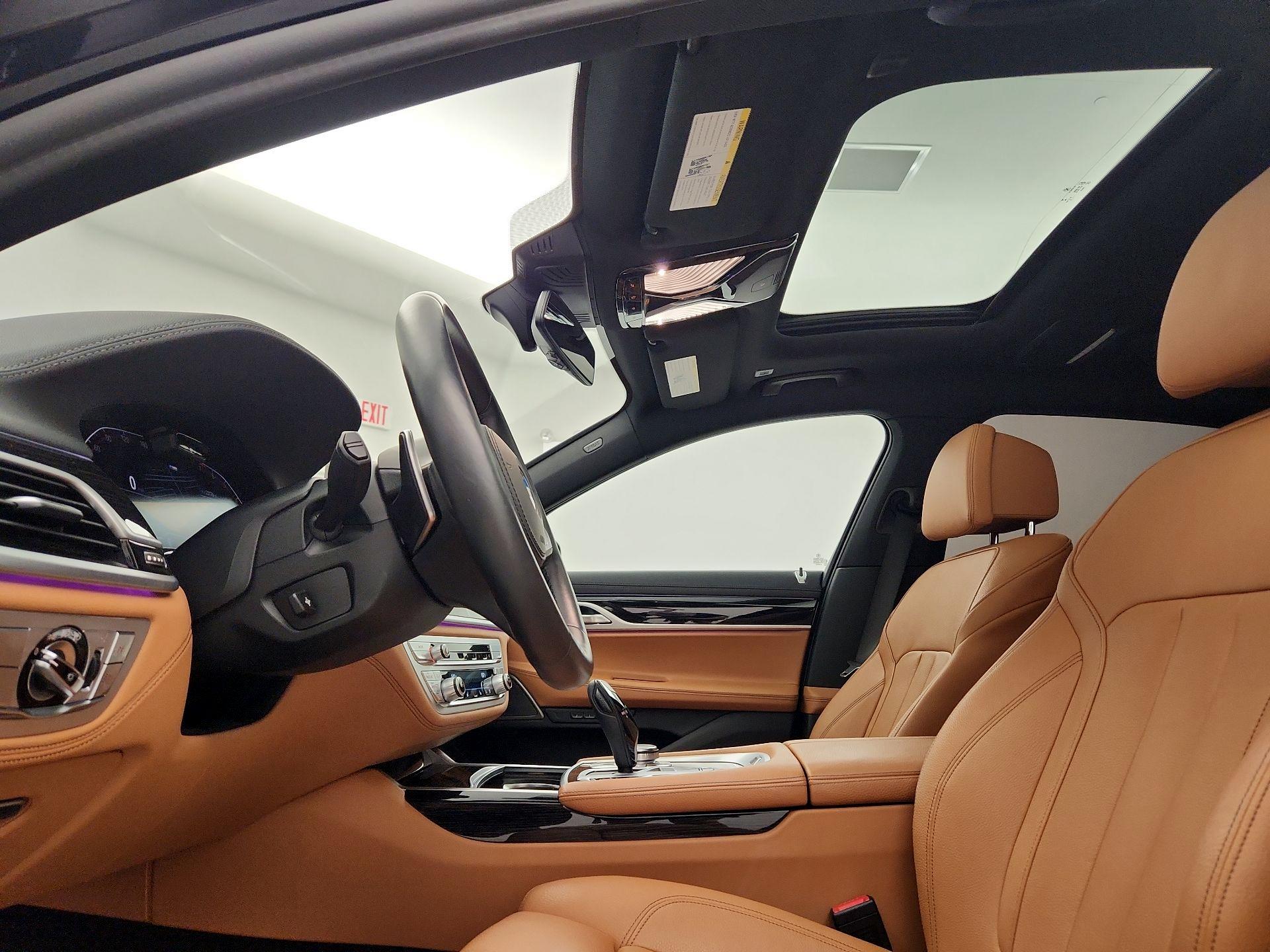 Thumbnail: 2021 BMW 7 Series - 20