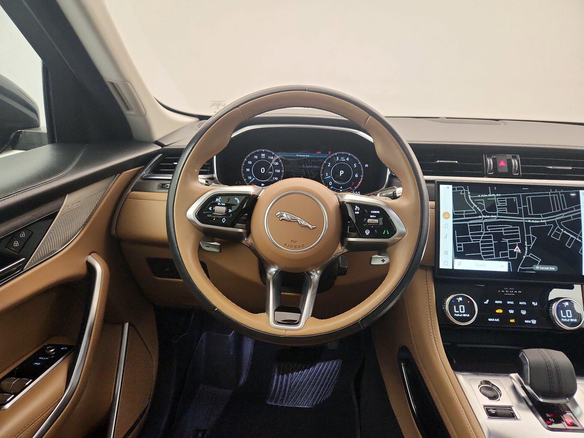 Thumbnail: 2021 Jaguar F-Pace - 10